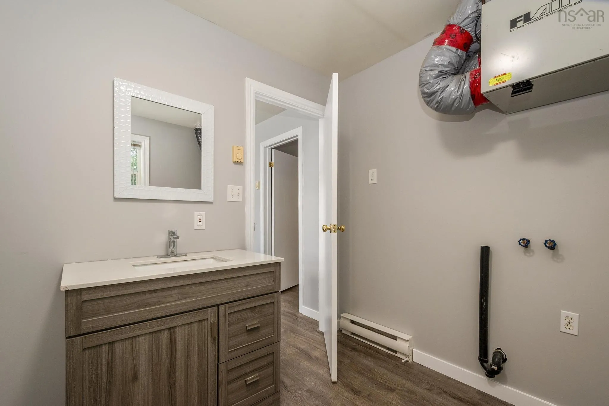 1006/1008 Dakota Lane, Greenwood, NS B0P 1N0, 4 Bedrooms Bedrooms, ,Residential Income,For Sale,Dakota,202519858