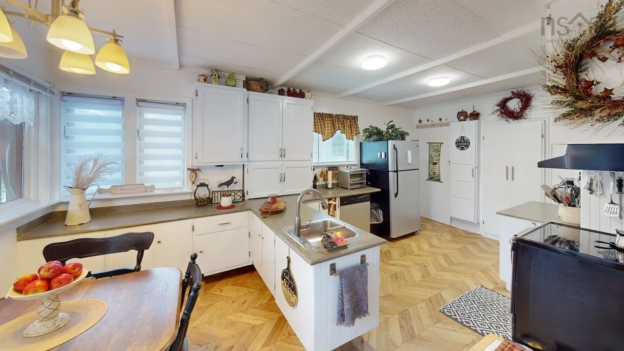 526 Nelson Street, New Glasgow, NS B2H 3C7, 4 Bedrooms Bedrooms, ,2 BathroomsBathrooms,Residential,For Sale,Nelson,202519377