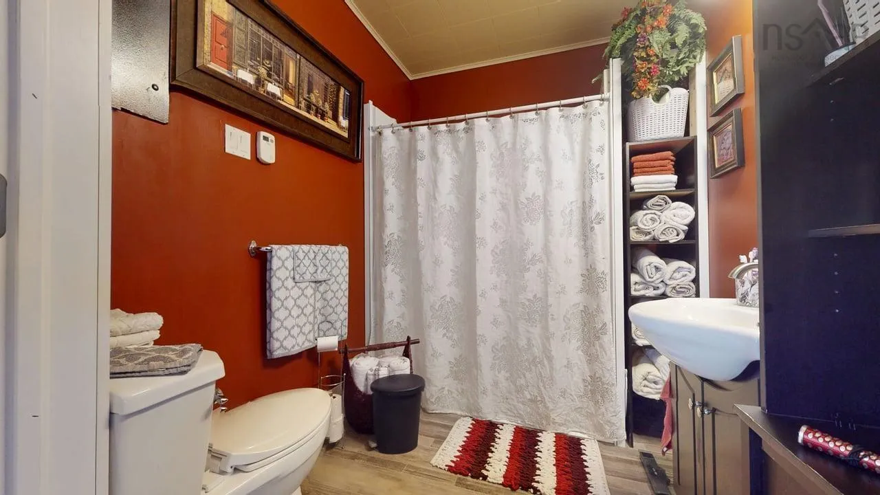 526 Nelson Street, New Glasgow, NS B2H 3C7, 4 Bedrooms Bedrooms, ,2 BathroomsBathrooms,Residential,For Sale,Nelson,202519377