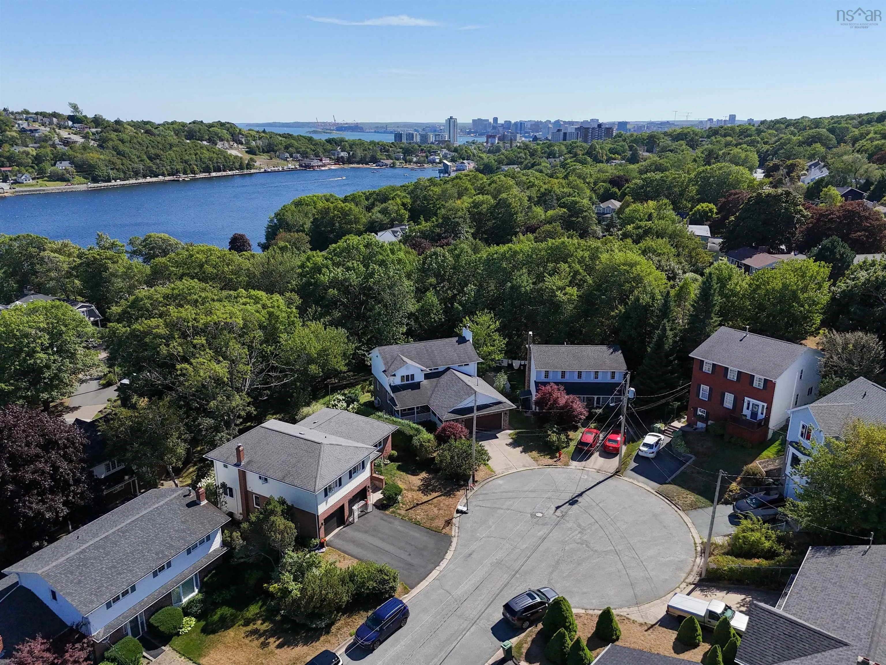 7 Empress Court, Dartmouth, NS B3A 4P4, 4 Bedrooms Bedrooms, ,3 BathroomsBathrooms,Residential,For Sale,Empress,202520898