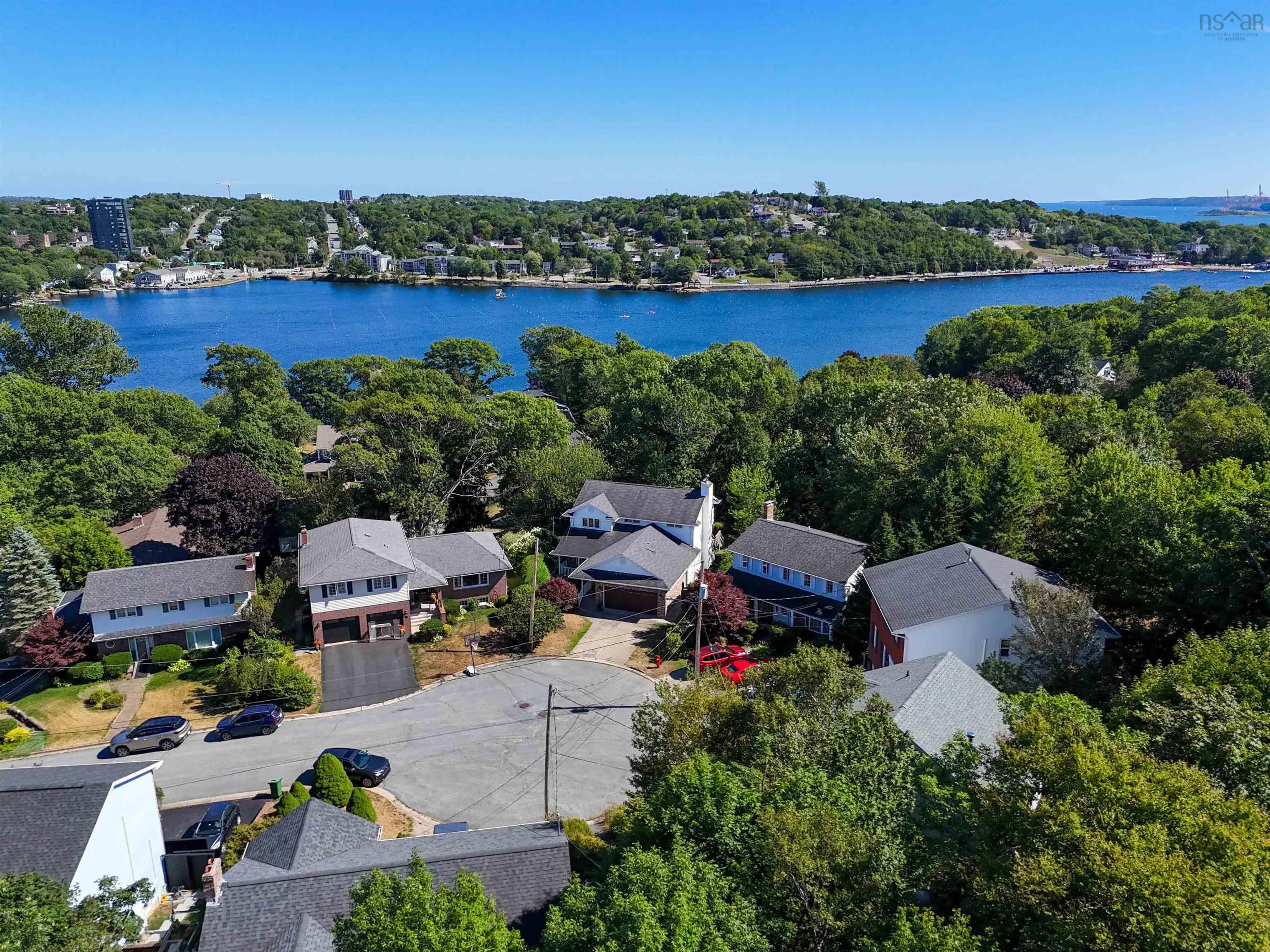 7 Empress Court, Dartmouth, NS B3A 4P4, 4 Bedrooms Bedrooms, ,3 BathroomsBathrooms,Residential,For Sale,Empress,202520898