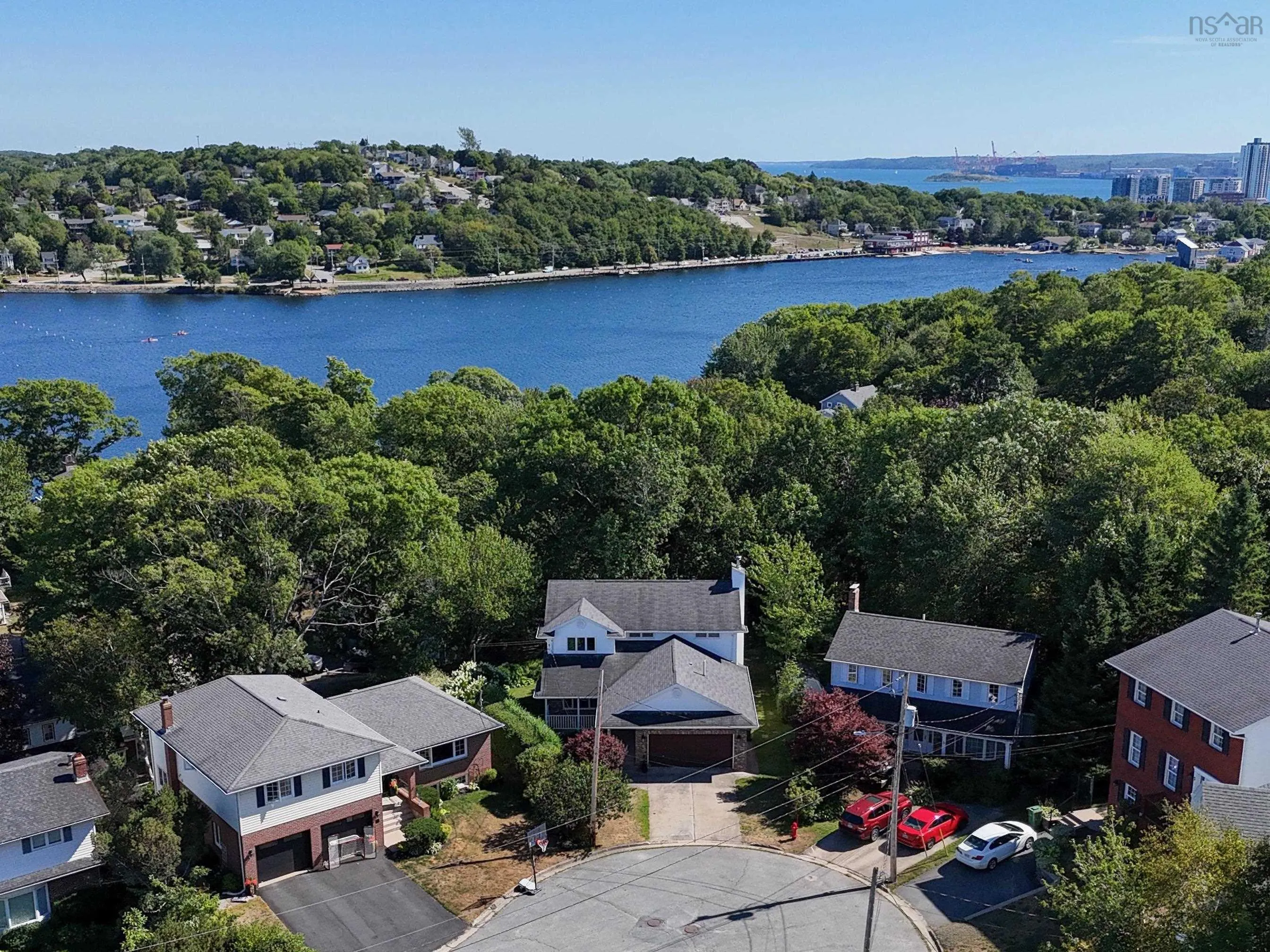 7 Empress Court, Dartmouth, NS B3A 4P4, 4 Bedrooms Bedrooms, ,3 BathroomsBathrooms,Residential,For Sale,Empress,202520898