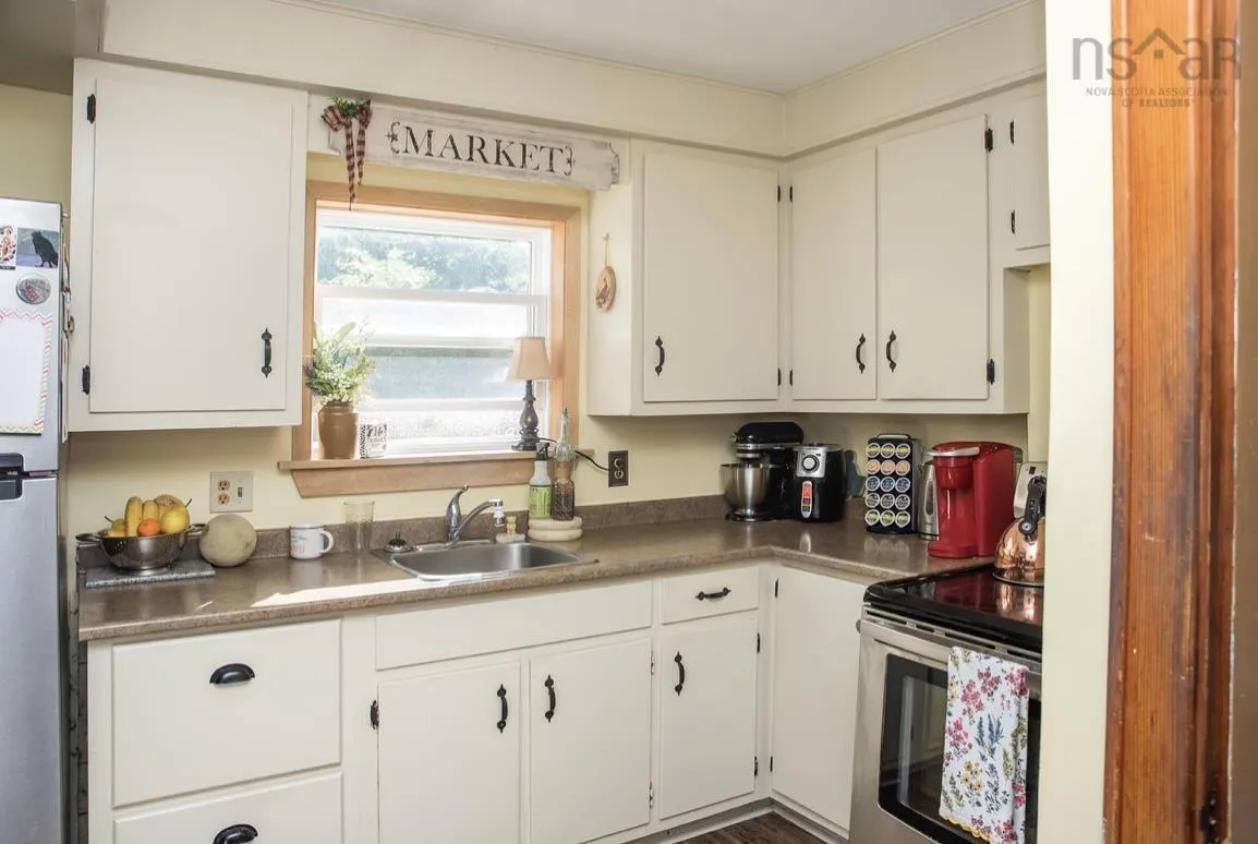 2042 Highway 28, South Bar, NS B1N 3H6, 3 Bedrooms Bedrooms, ,1 BathroomBathrooms,Residential,For Sale,Highway 28,202520002