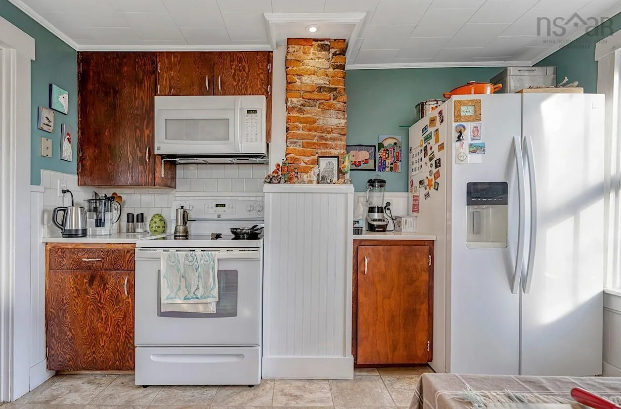 94 Hopson Street, Lunenburg, NS B0J 2C0, ,Residential Income,For Sale,Hopson,202520946