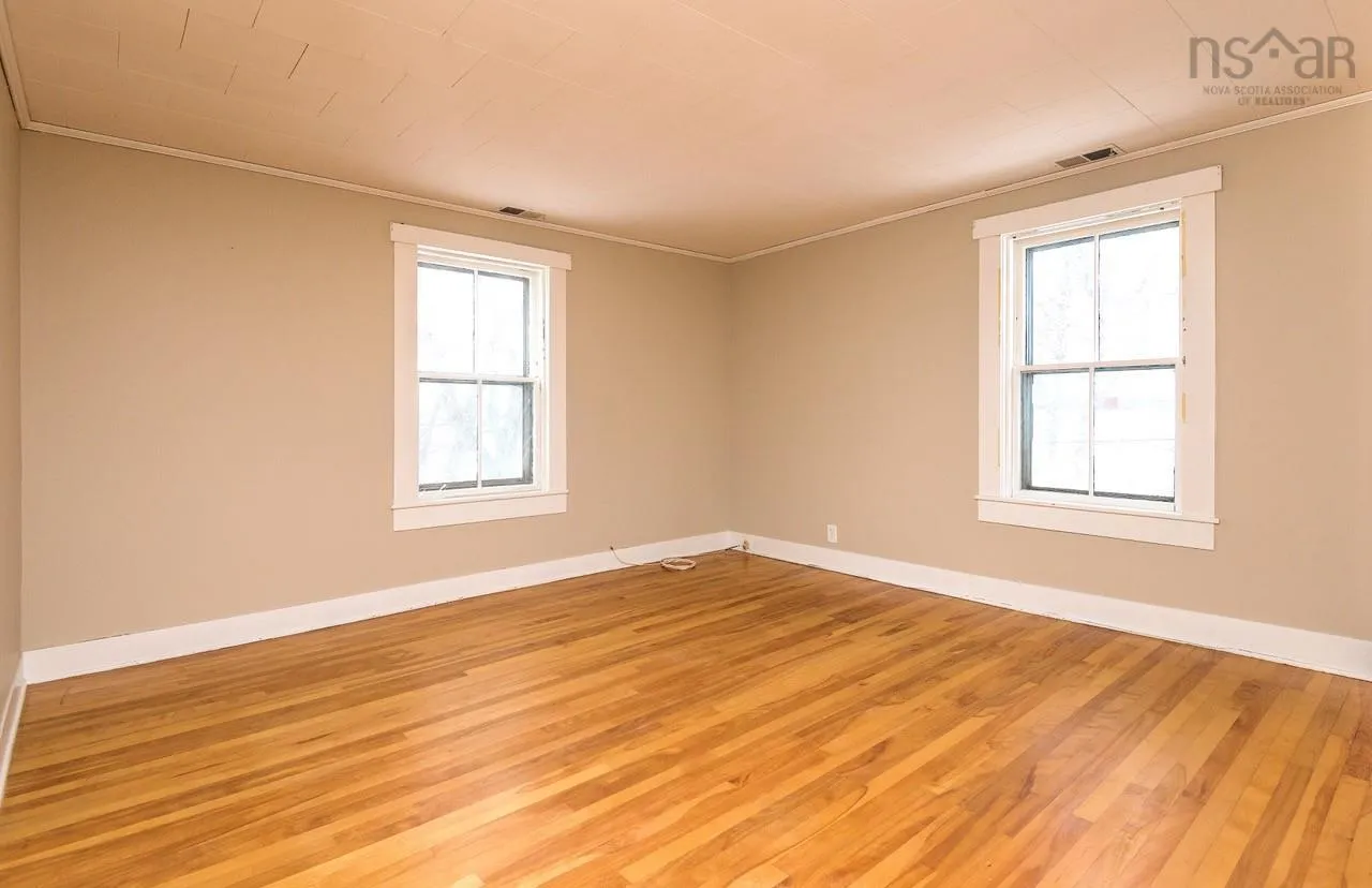 94 Hopson Street, Lunenburg, NS B0J 2C0, ,Residential Income,For Sale,Hopson,202520946