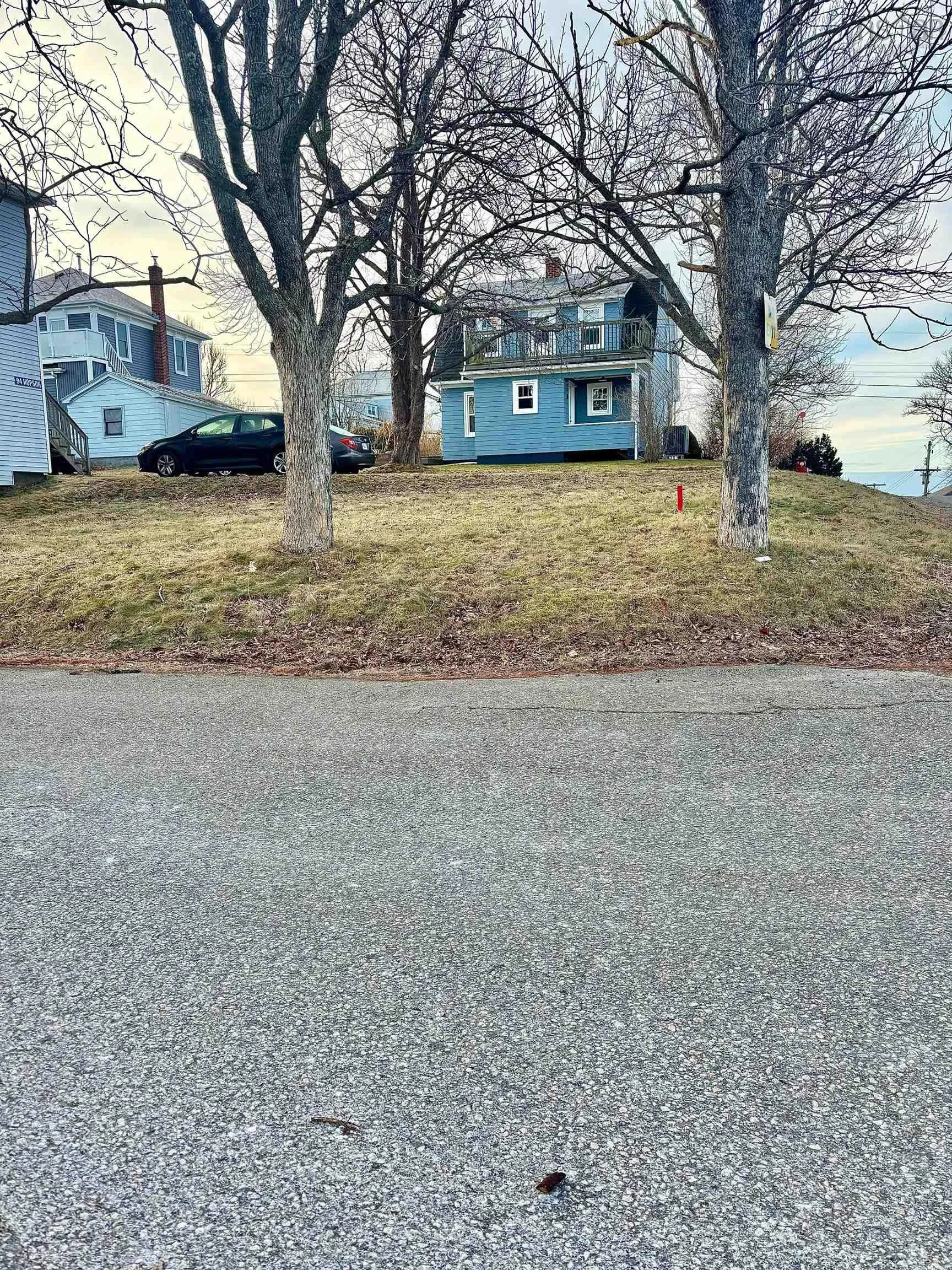 94 Hopson Street, Lunenburg, NS B0J 2C0, ,Residential Income,For Sale,Hopson,202520946