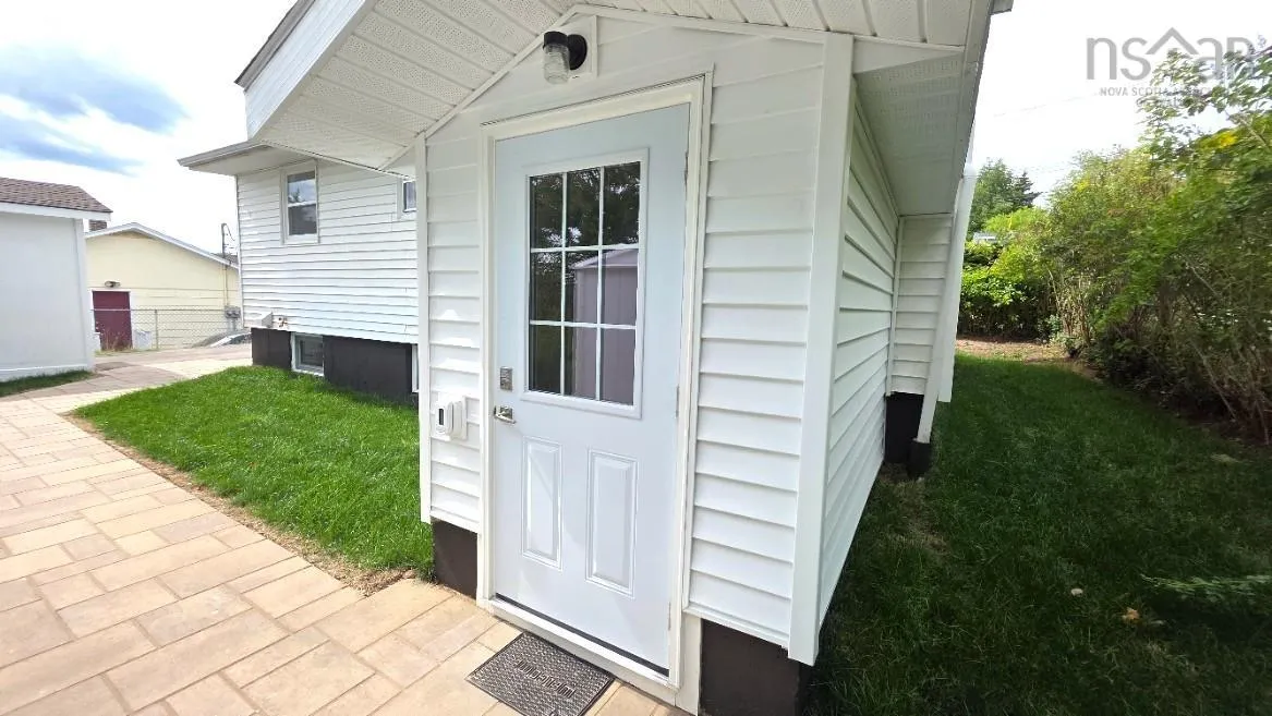 8 Hillside Drive, Antigonish, NS B2G 1H4, 4 Bedrooms Bedrooms, ,2 BathroomsBathrooms,Residential,For Sale,Hillside,202521882