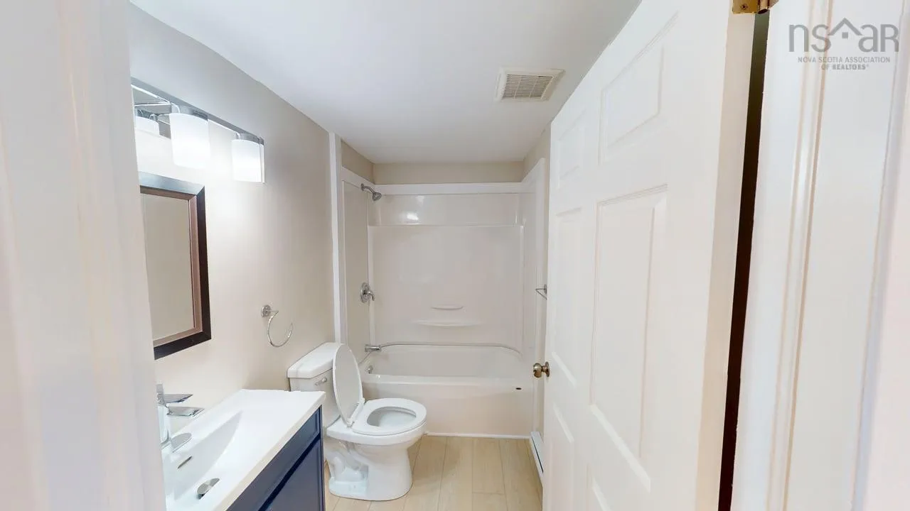 8 Hillside Drive, Antigonish, NS B2G 1H4, 4 Bedrooms Bedrooms, ,2 BathroomsBathrooms,Residential,For Sale,Hillside,202521882