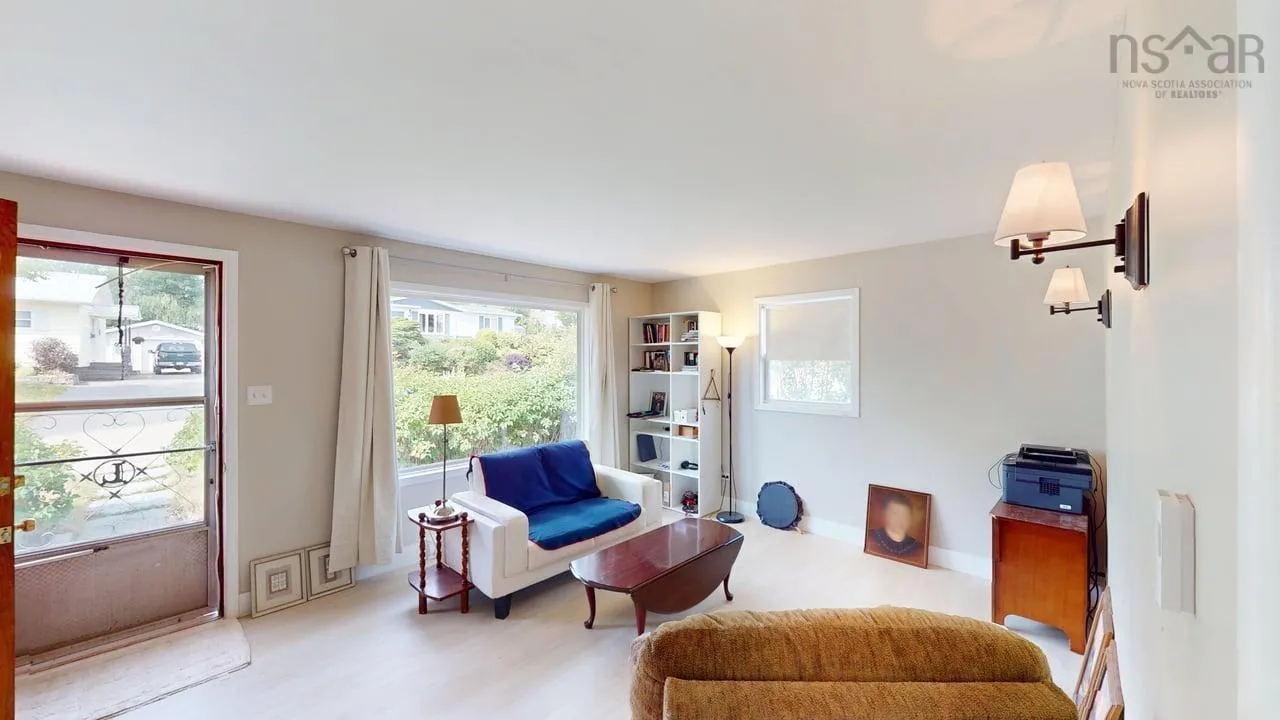 8 Hillside Drive, Antigonish, NS B2G 1H4, 4 Bedrooms Bedrooms, ,2 BathroomsBathrooms,Residential,For Sale,Hillside,202521882