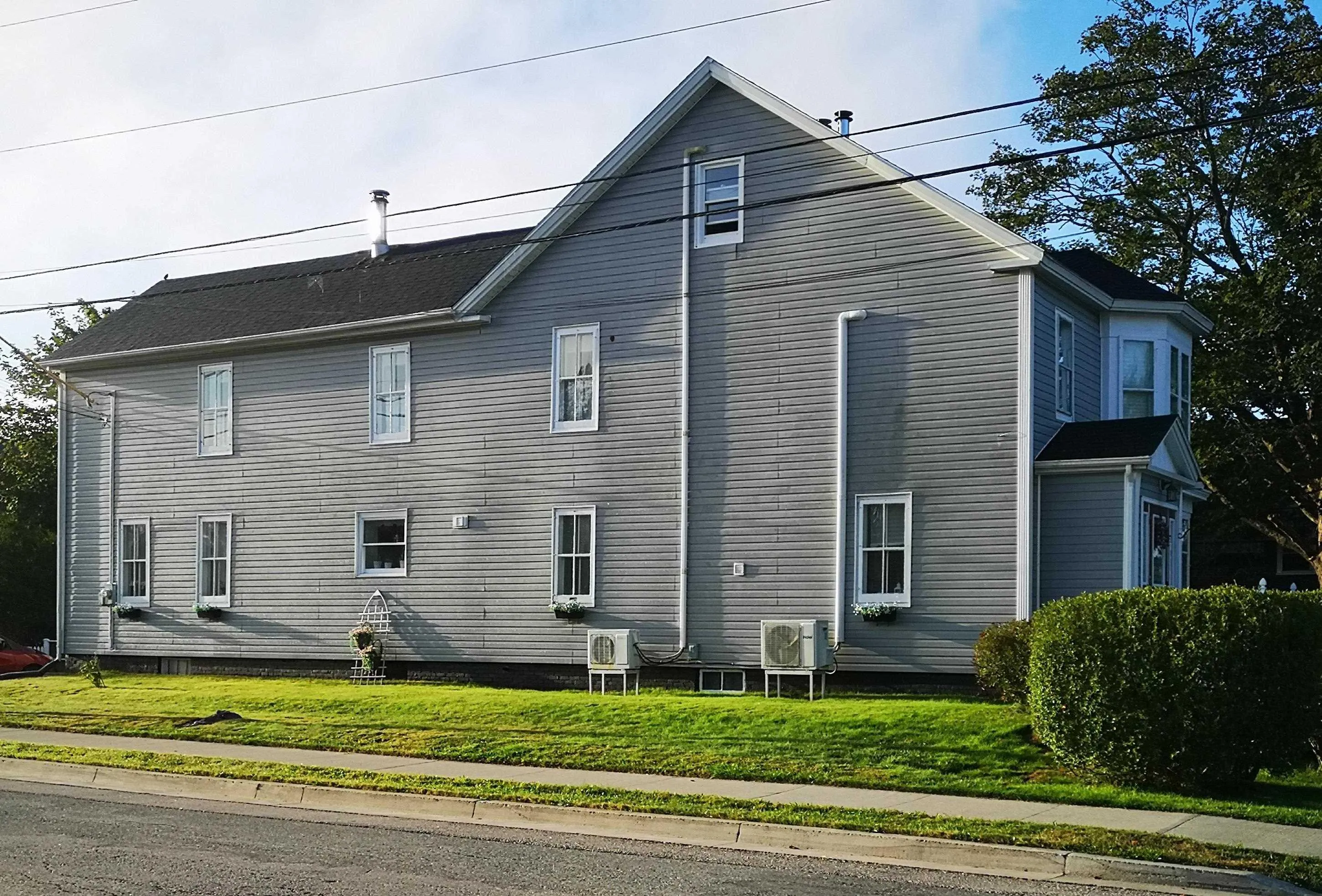 15 Brunswick Street, Yarmouth, NS B5A 2E2, 5 Bedrooms Bedrooms, ,3 BathroomsBathrooms,Residential,For Sale,Brunswick,202523340