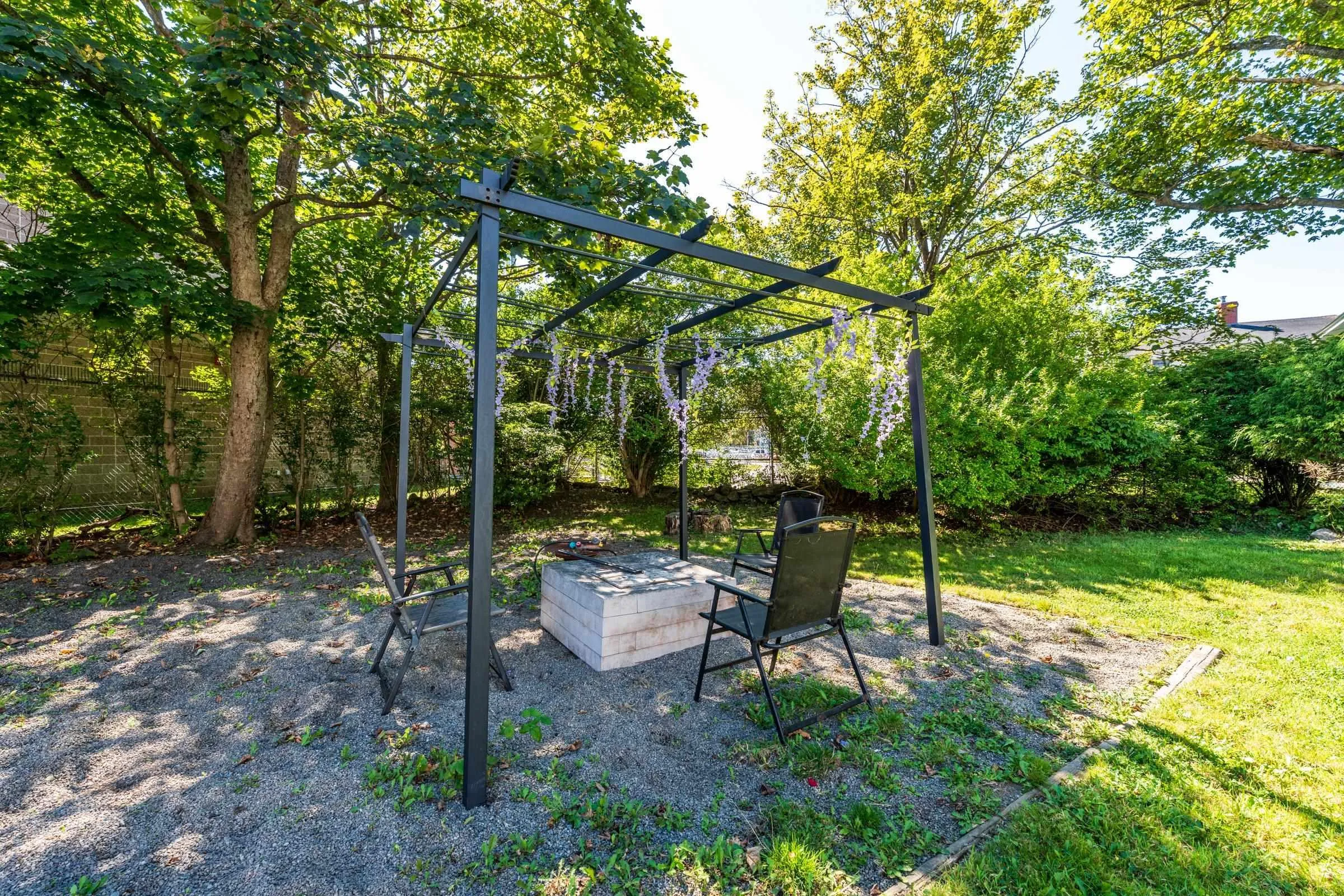 15 Brunswick Street, Yarmouth, NS B5A 2E2, 5 Bedrooms Bedrooms, ,3 BathroomsBathrooms,Residential,For Sale,Brunswick,202523340