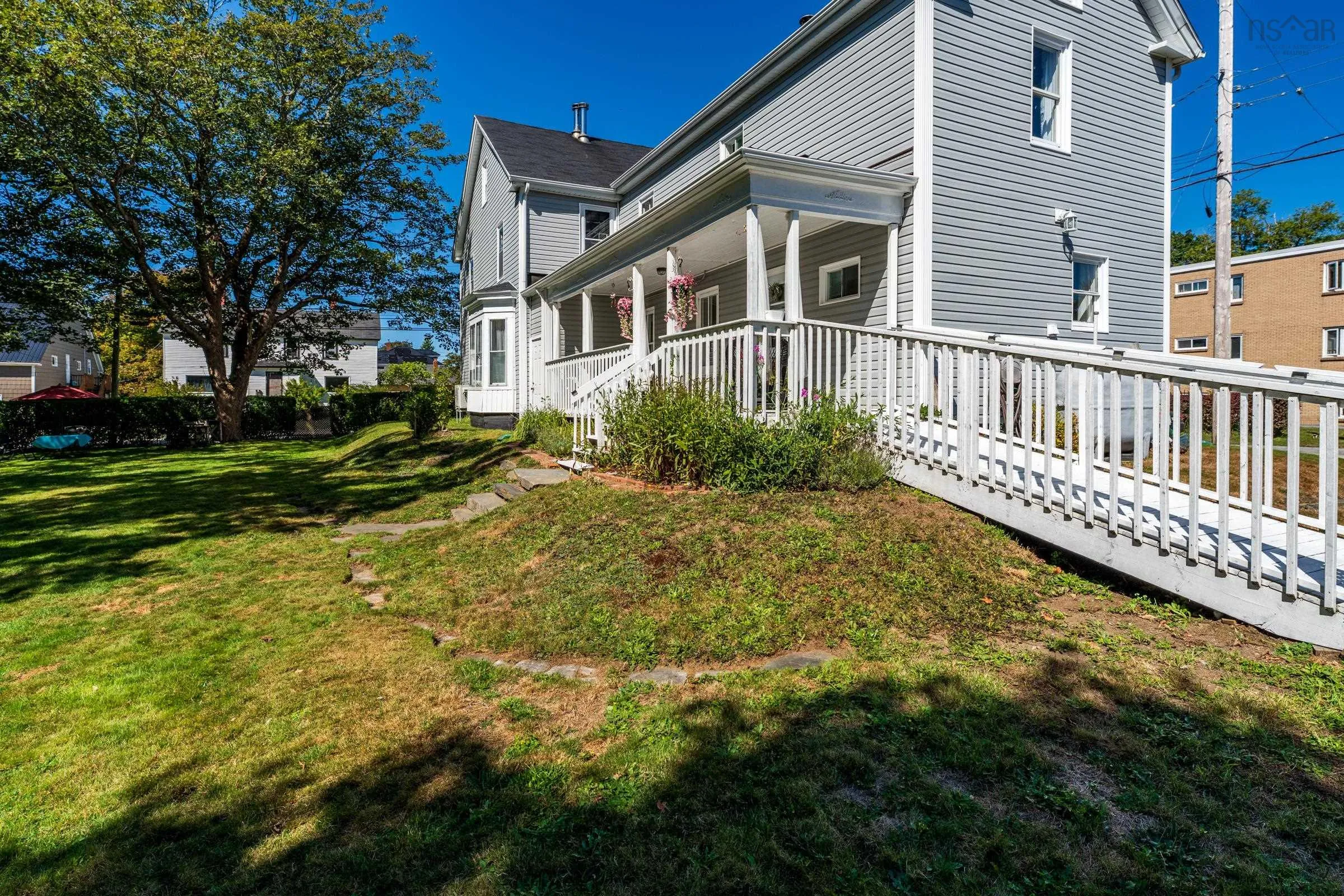 15 Brunswick Street, Yarmouth, NS B5A 2E2, 5 Bedrooms Bedrooms, ,3 BathroomsBathrooms,Residential,For Sale,Brunswick,202523340