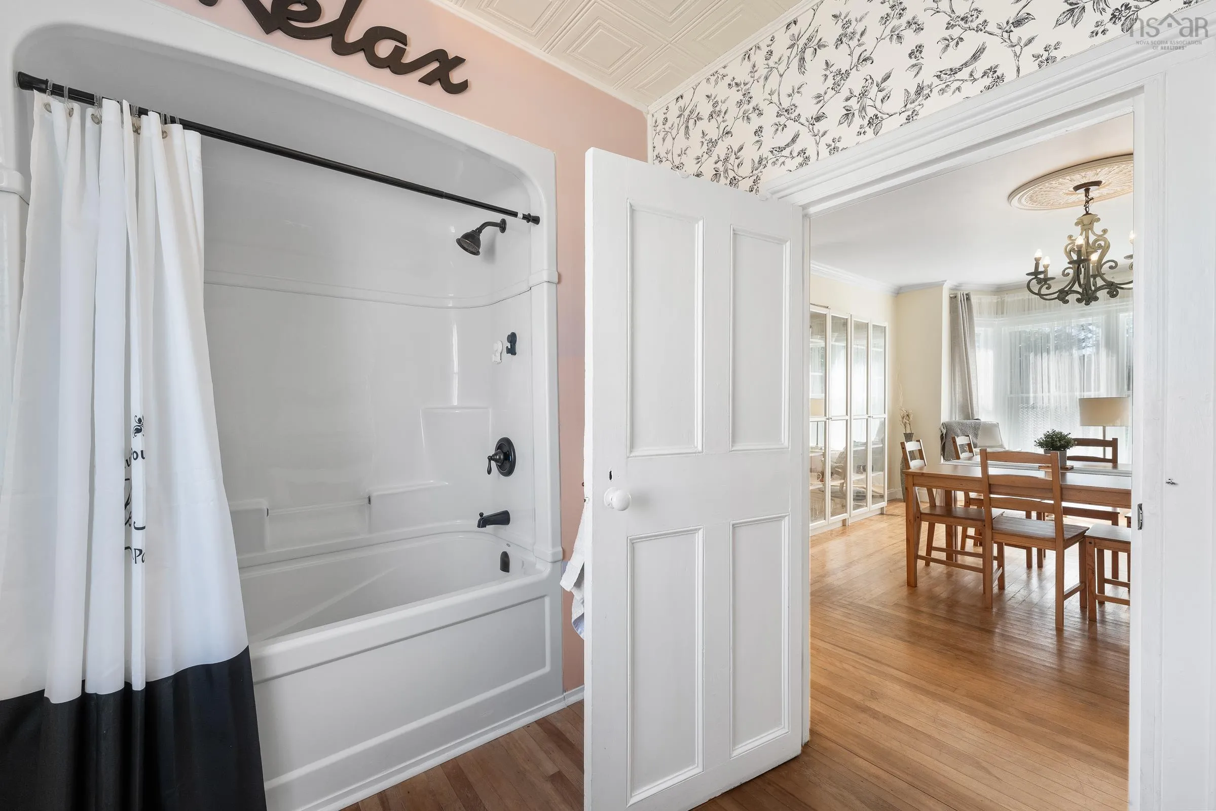 15 Brunswick Street, Yarmouth, NS B5A 2E2, 5 Bedrooms Bedrooms, ,3 BathroomsBathrooms,Residential,For Sale,Brunswick,202523340