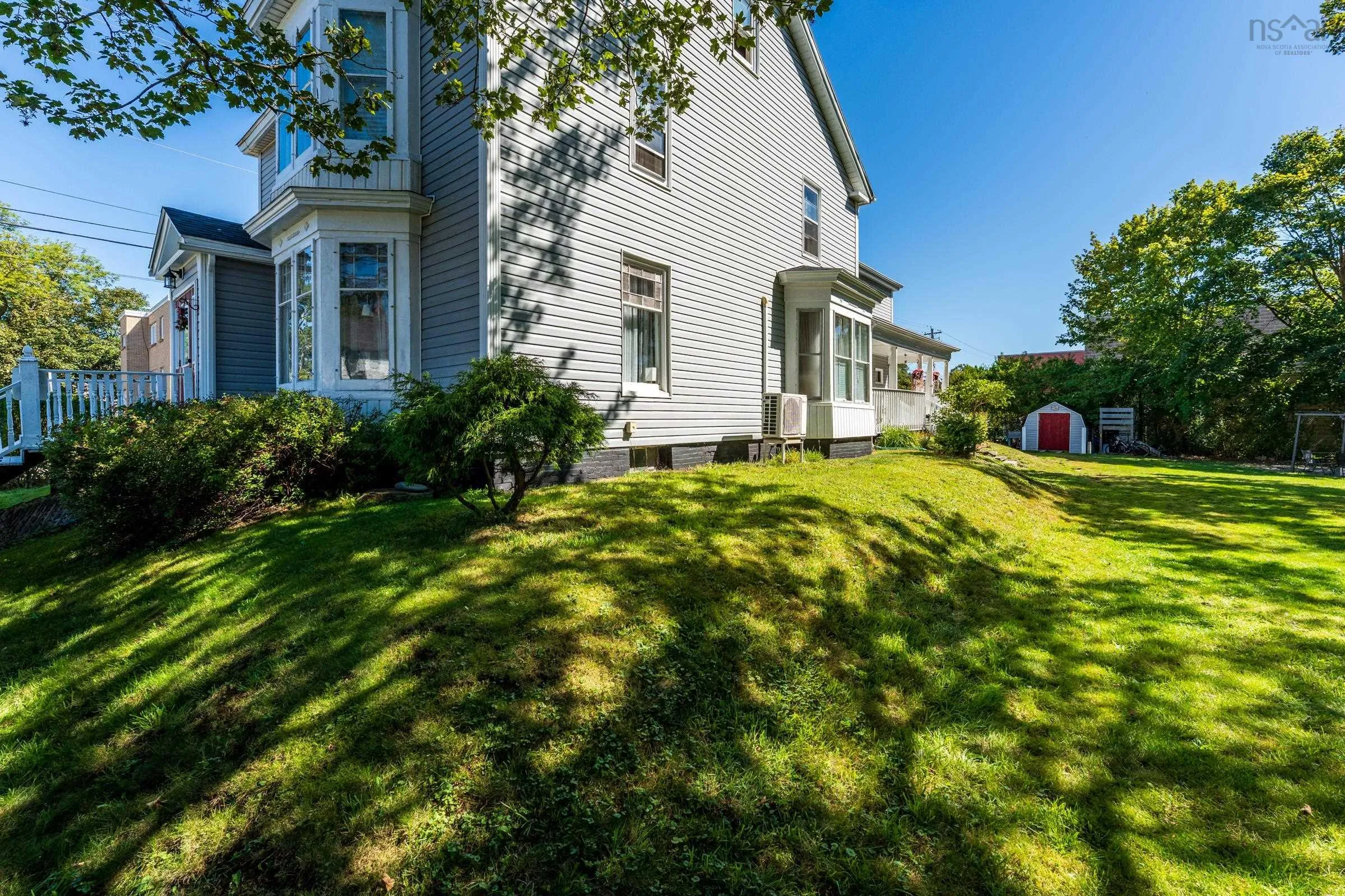 15 Brunswick Street, Yarmouth, NS B5A 2E2, 5 Bedrooms Bedrooms, ,3 BathroomsBathrooms,Residential,For Sale,Brunswick,202523340
