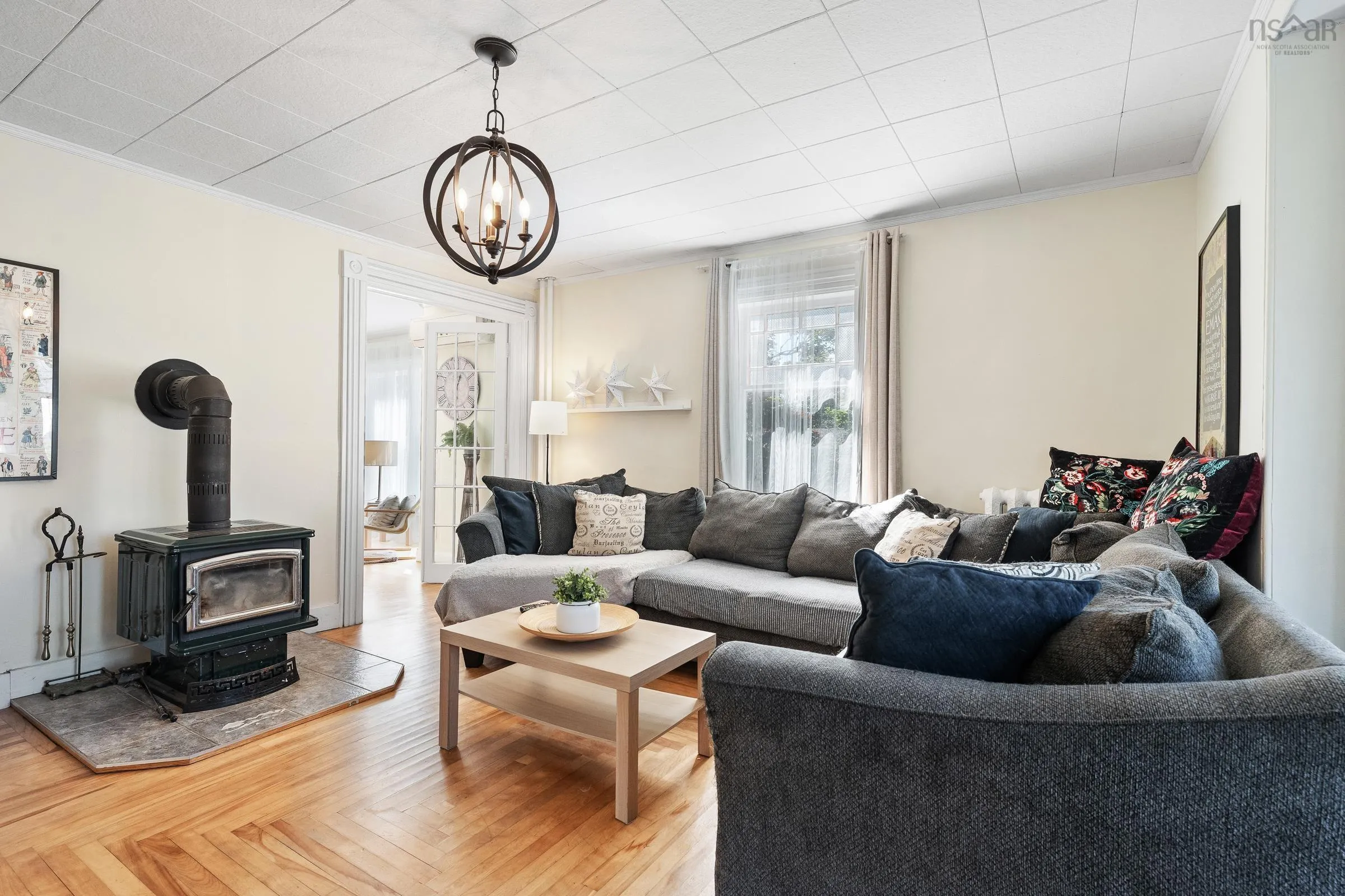 15 Brunswick Street, Yarmouth, NS B5A 2E2, 5 Bedrooms Bedrooms, ,3 BathroomsBathrooms,Residential,For Sale,Brunswick,202523340