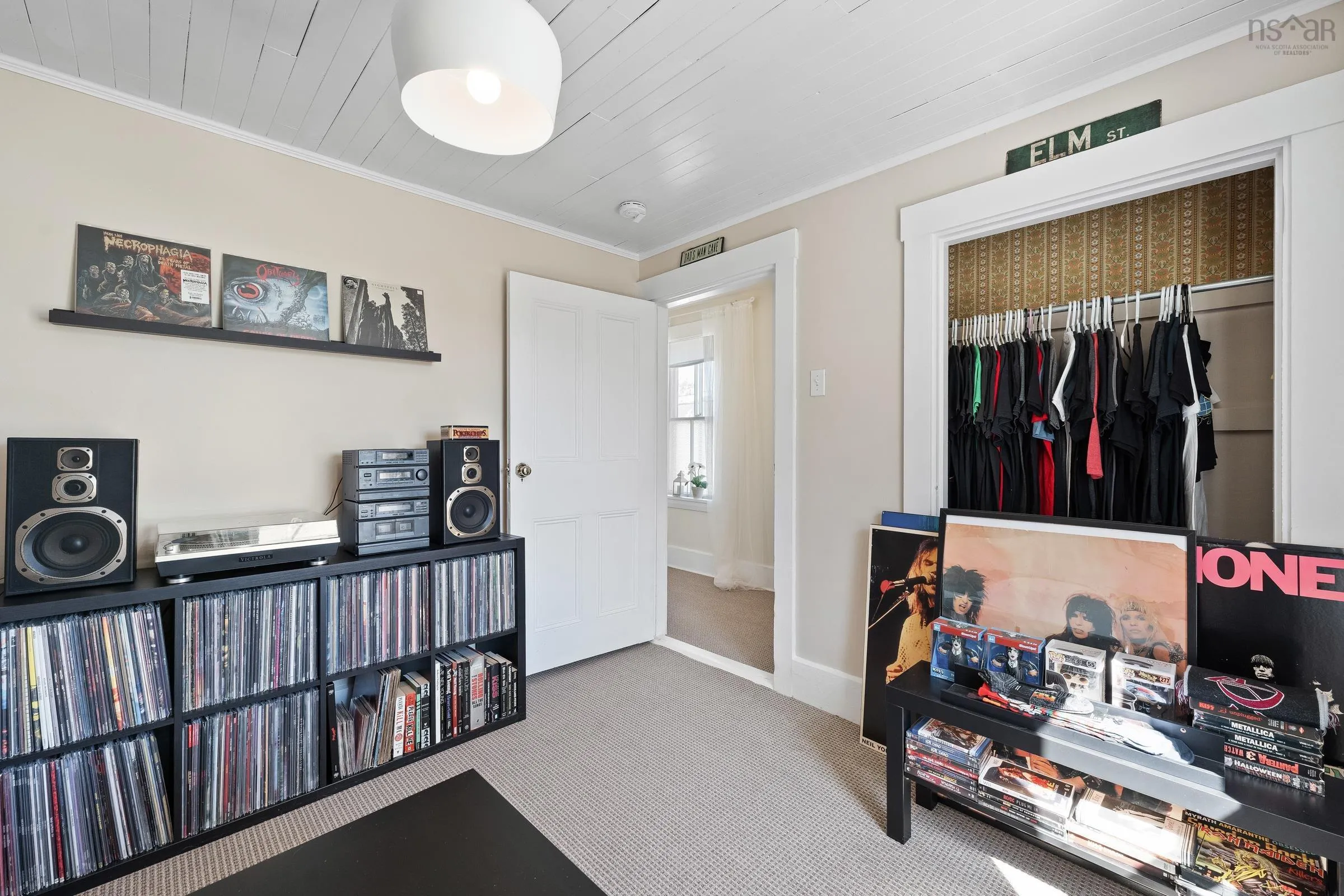 15 Brunswick Street, Yarmouth, NS B5A 2E2, 5 Bedrooms Bedrooms, ,3 BathroomsBathrooms,Residential,For Sale,Brunswick,202523340