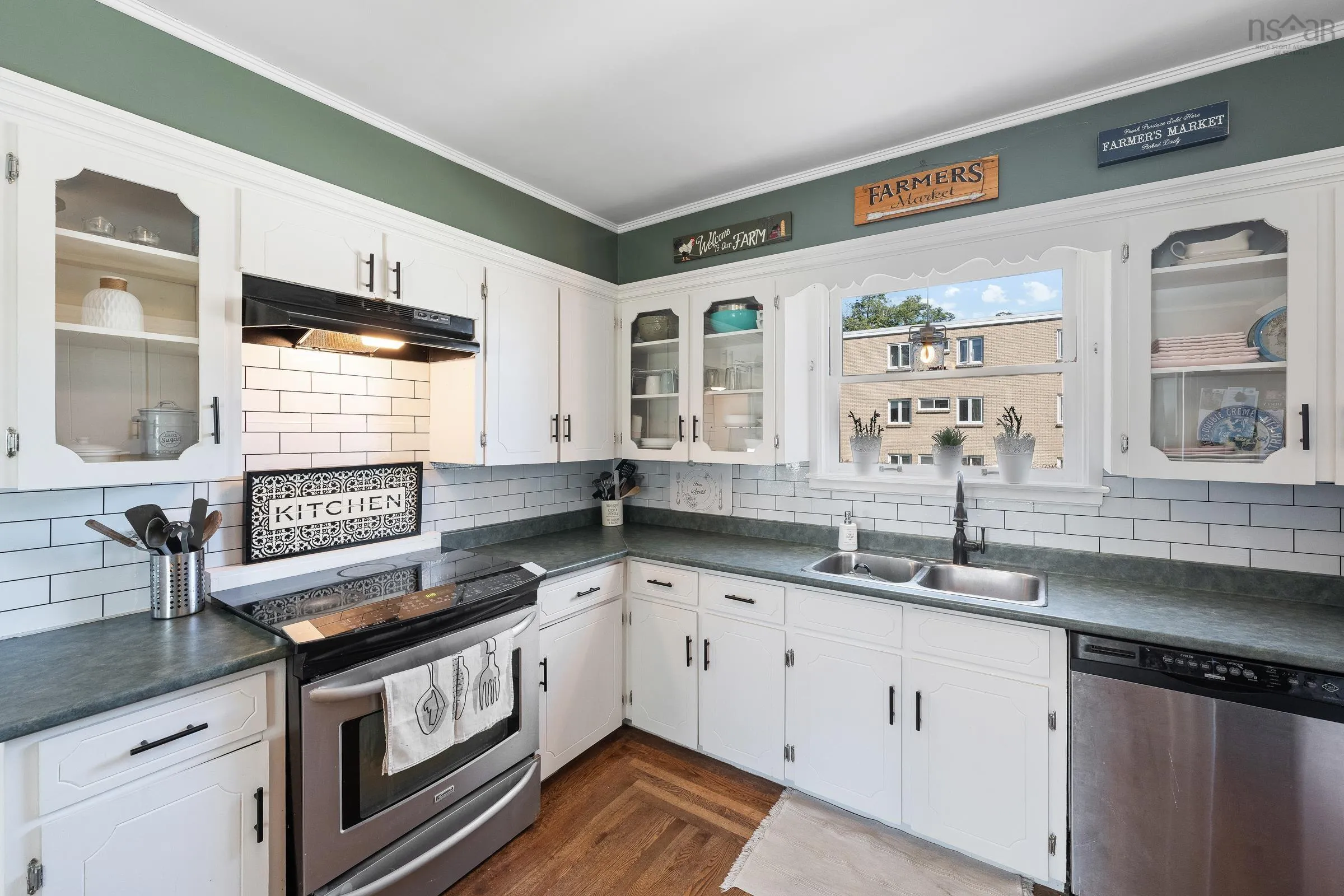 15 Brunswick Street, Yarmouth, NS B5A 2E2, 5 Bedrooms Bedrooms, ,3 BathroomsBathrooms,Residential,For Sale,Brunswick,202523340