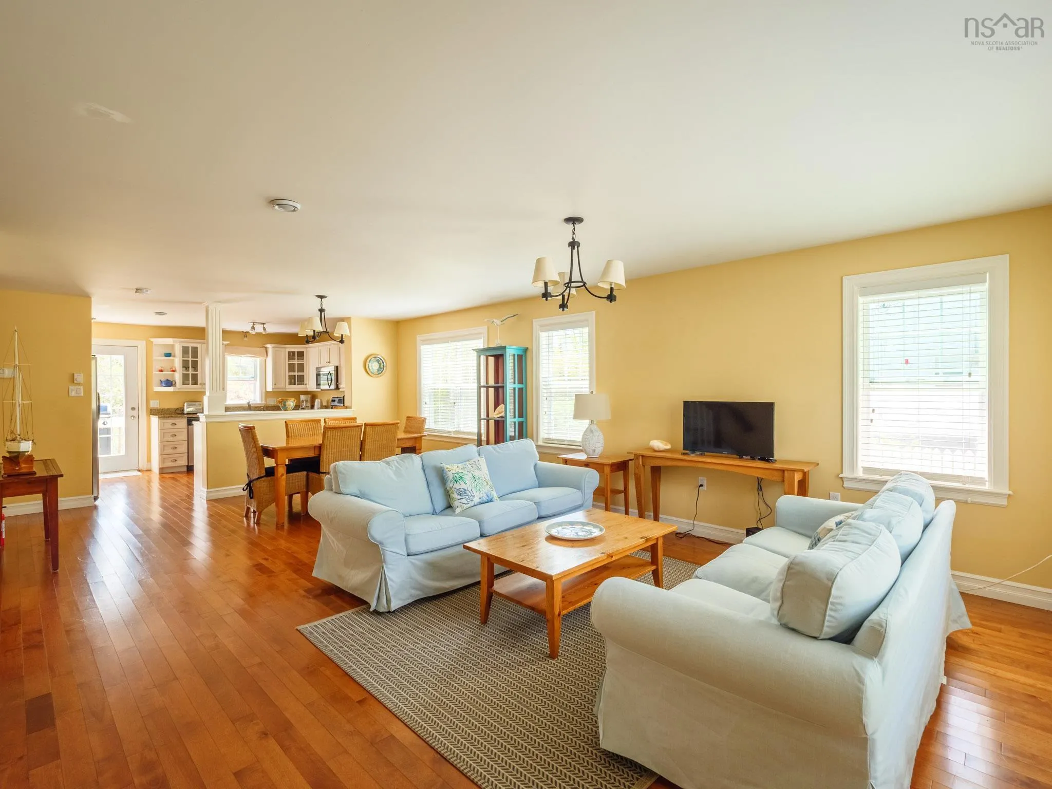 128 - 130 Victoria Street, Chester Ns B0j 1j0, 6 Bedrooms Bedrooms, ,8 BathroomsBathrooms,Residential,For Sale,Victoria,202414516