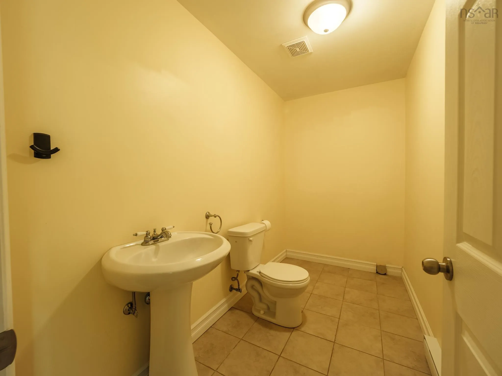 128 - 130 Victoria Street, Chester Ns B0j 1j0, 6 Bedrooms Bedrooms, ,8 BathroomsBathrooms,Residential,For Sale,Victoria,202414516