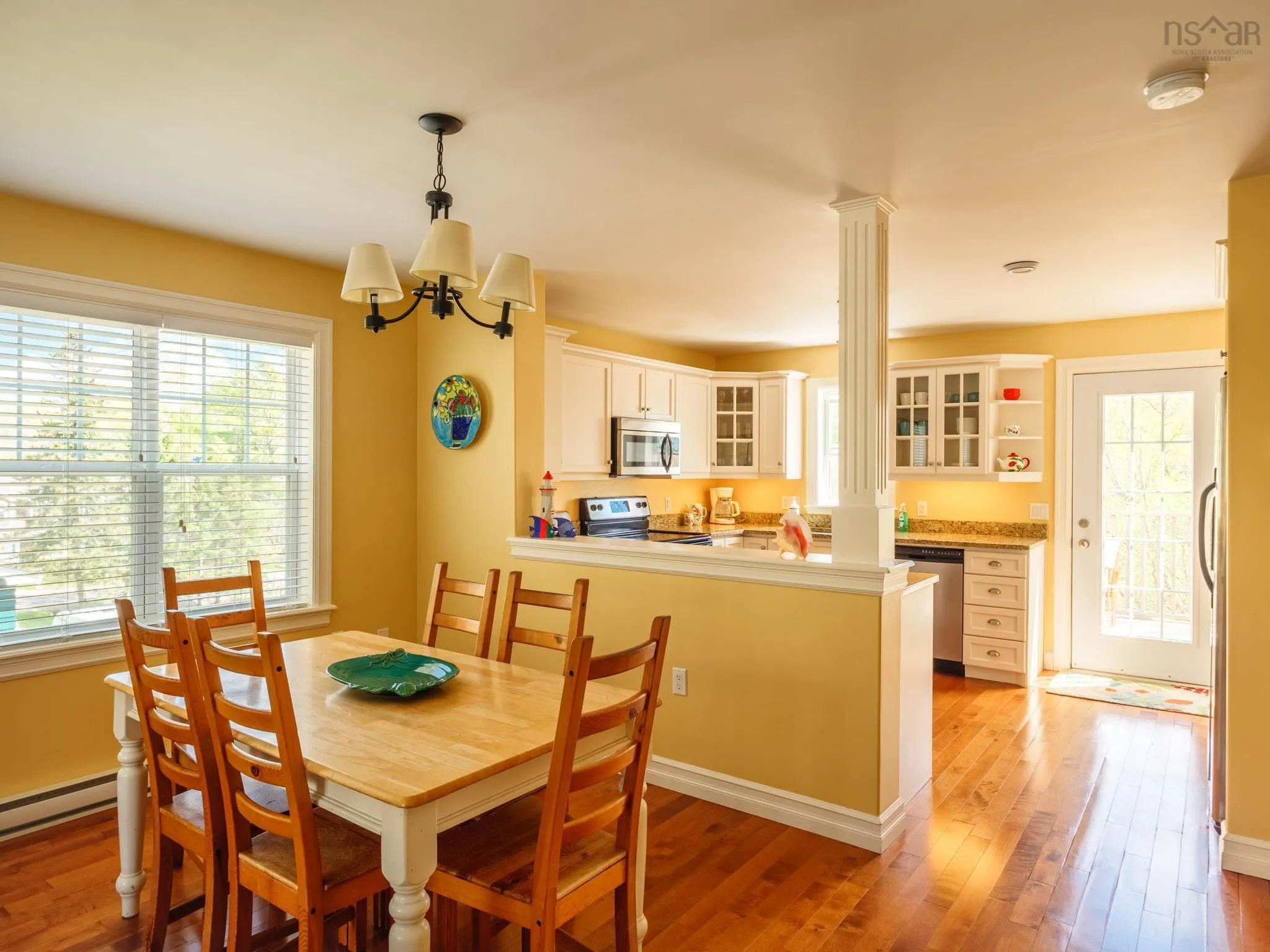 128 - 130 Victoria Street, Chester Ns B0j 1j0, 6 Bedrooms Bedrooms, ,8 BathroomsBathrooms,Residential,For Sale,Victoria,202414516