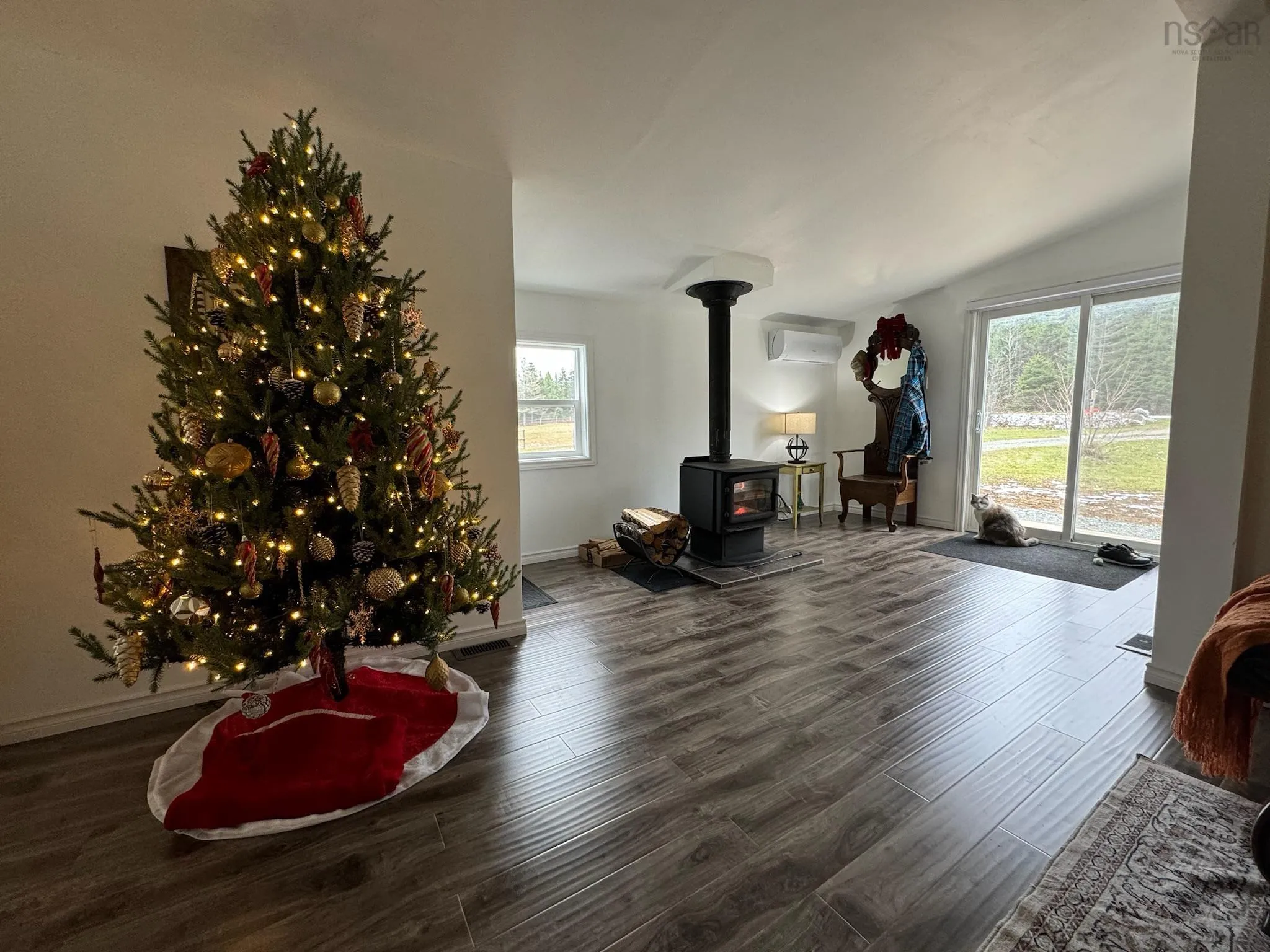 1379 Salmon River Road, Salmon River Ns B0e 1s0, 3 Bedrooms Bedrooms, ,2 BathroomsBathrooms,Residential,For Sale,Salmon River,202428100