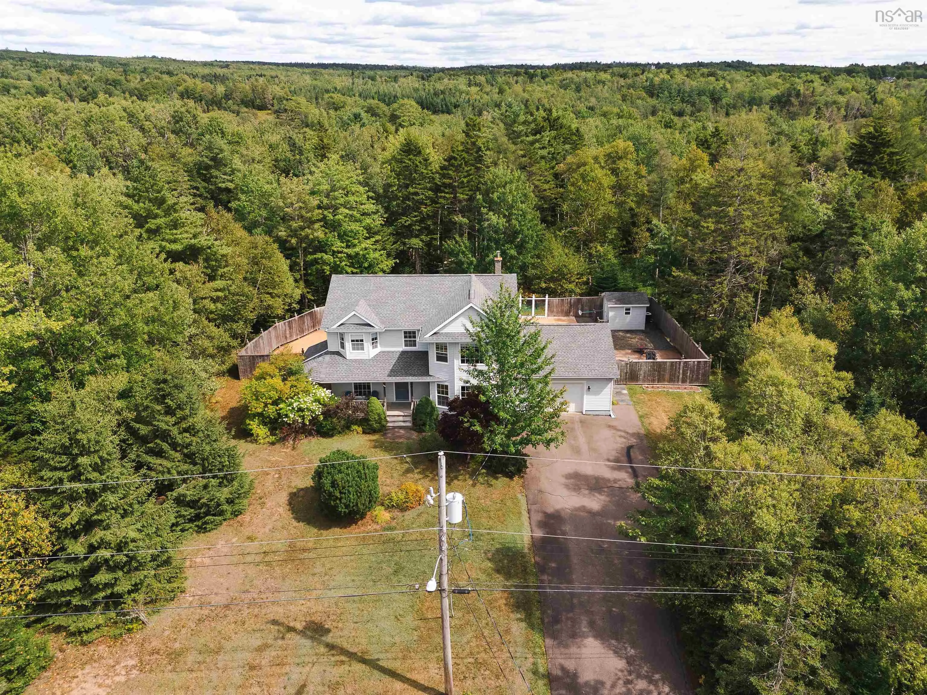111 Bonavista Avenue, Hilden, NS B0N 1C0, 4 Bedrooms Bedrooms, ,4 BathroomsBathrooms,Residential,For Sale,Bonavista,202522166
