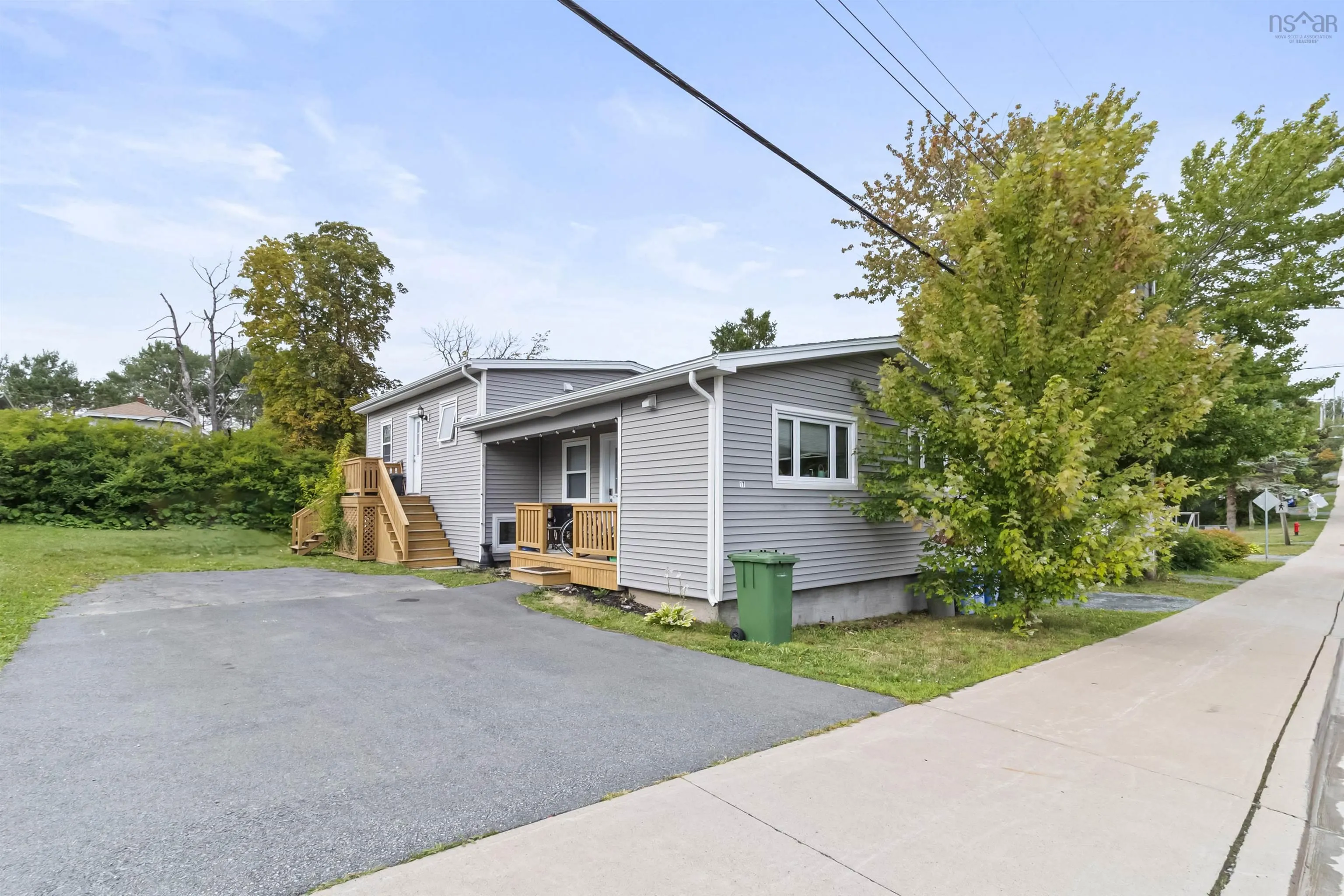 17 Chadwick Street, Dartmouth, NS B2Y 2M2, 5 Bedrooms Bedrooms, ,Residential Income,For Sale,Chadwick,202525104