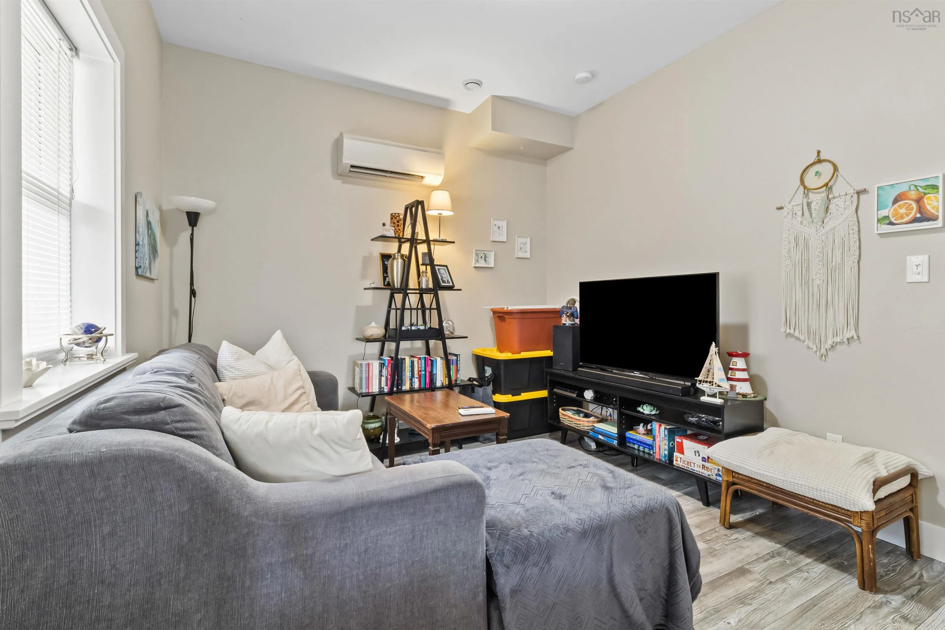 17 Chadwick Street, Dartmouth, NS B2Y 2M2, 5 Bedrooms Bedrooms, ,Residential Income,For Sale,Chadwick,202525104
