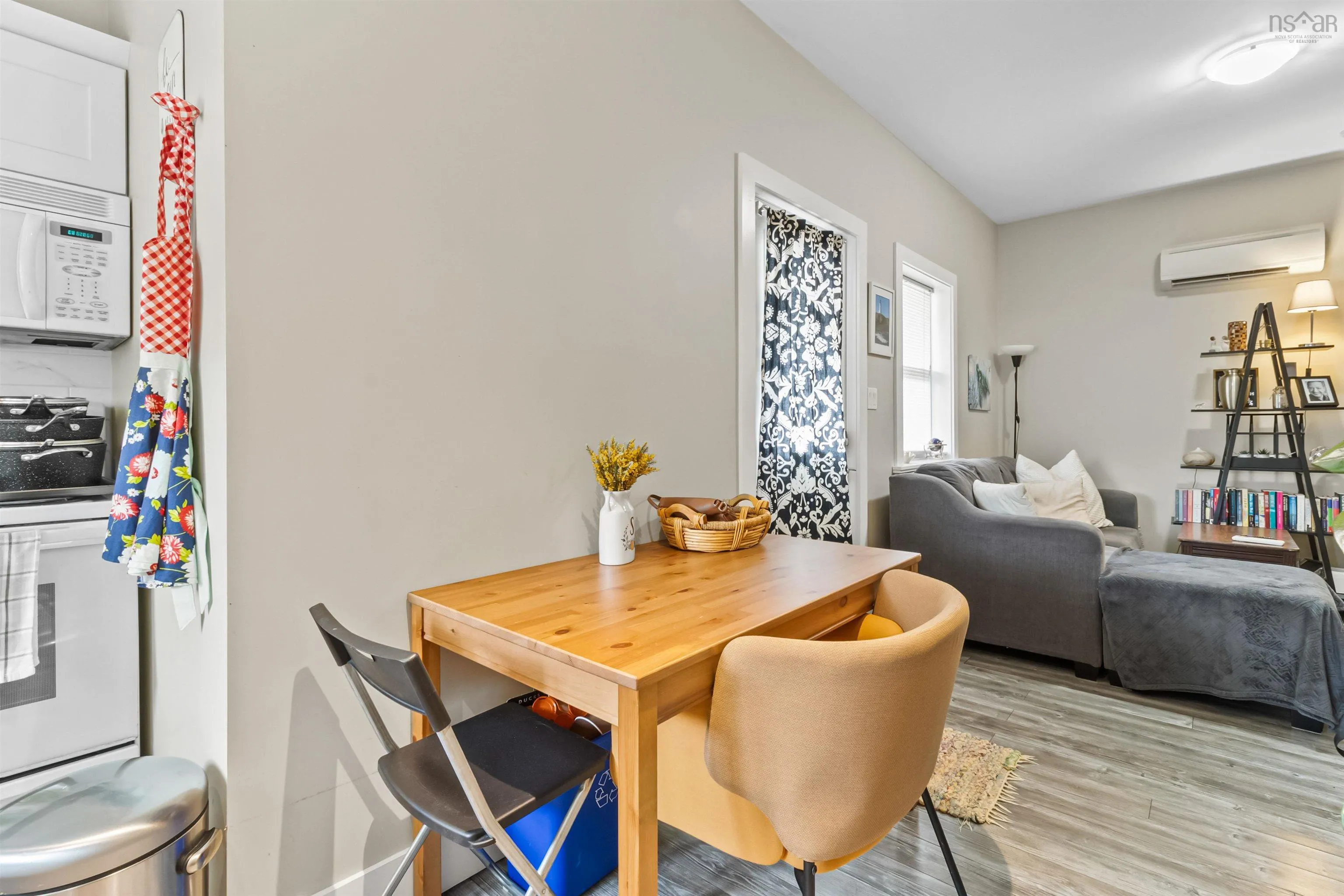 17 Chadwick Street, Dartmouth, NS B2Y 2M2, 5 Bedrooms Bedrooms, ,Residential Income,For Sale,Chadwick,202525104