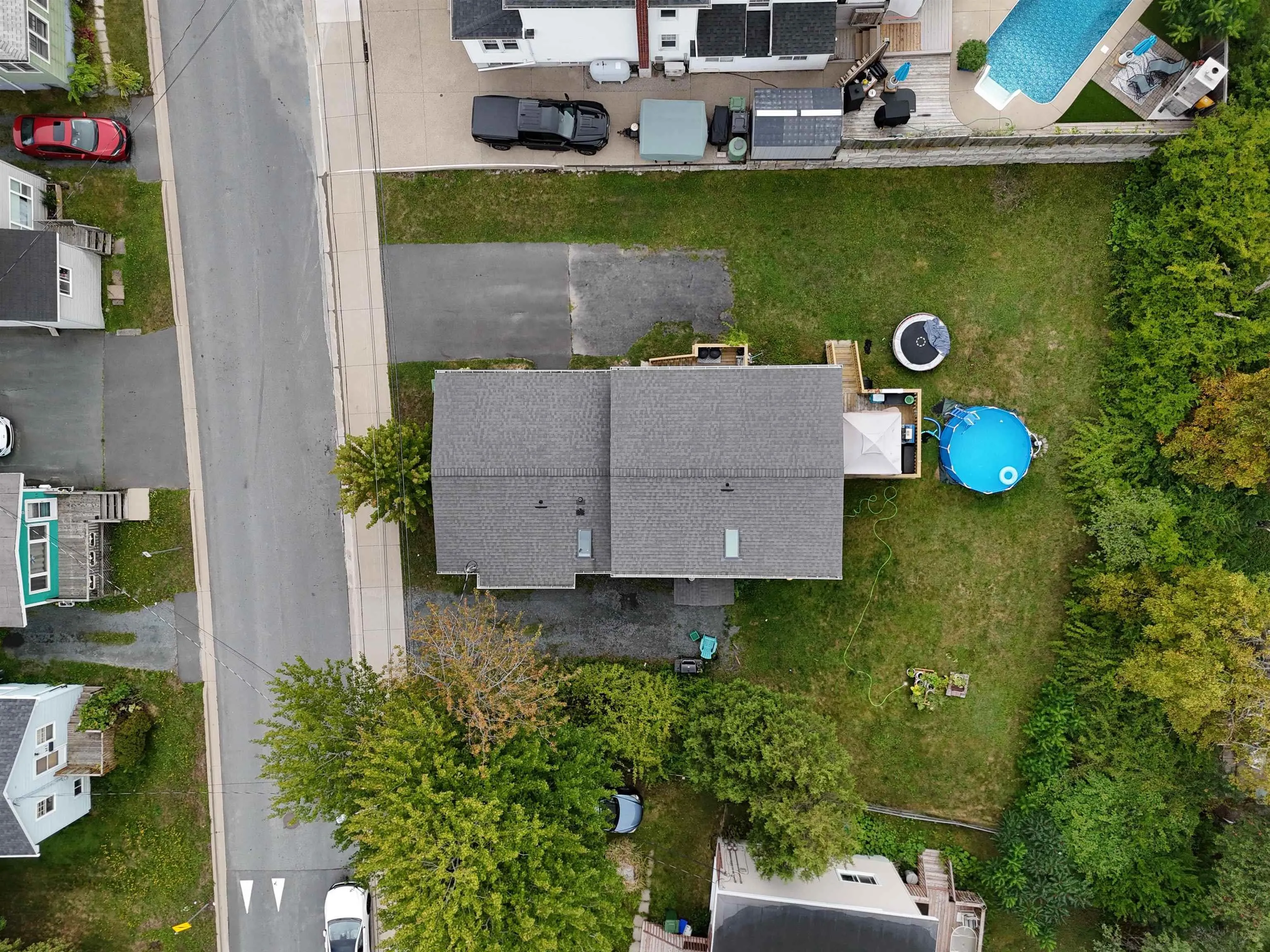 17 Chadwick Street, Dartmouth, NS B2Y 2M2, 5 Bedrooms Bedrooms, ,Residential Income,For Sale,Chadwick,202525104
