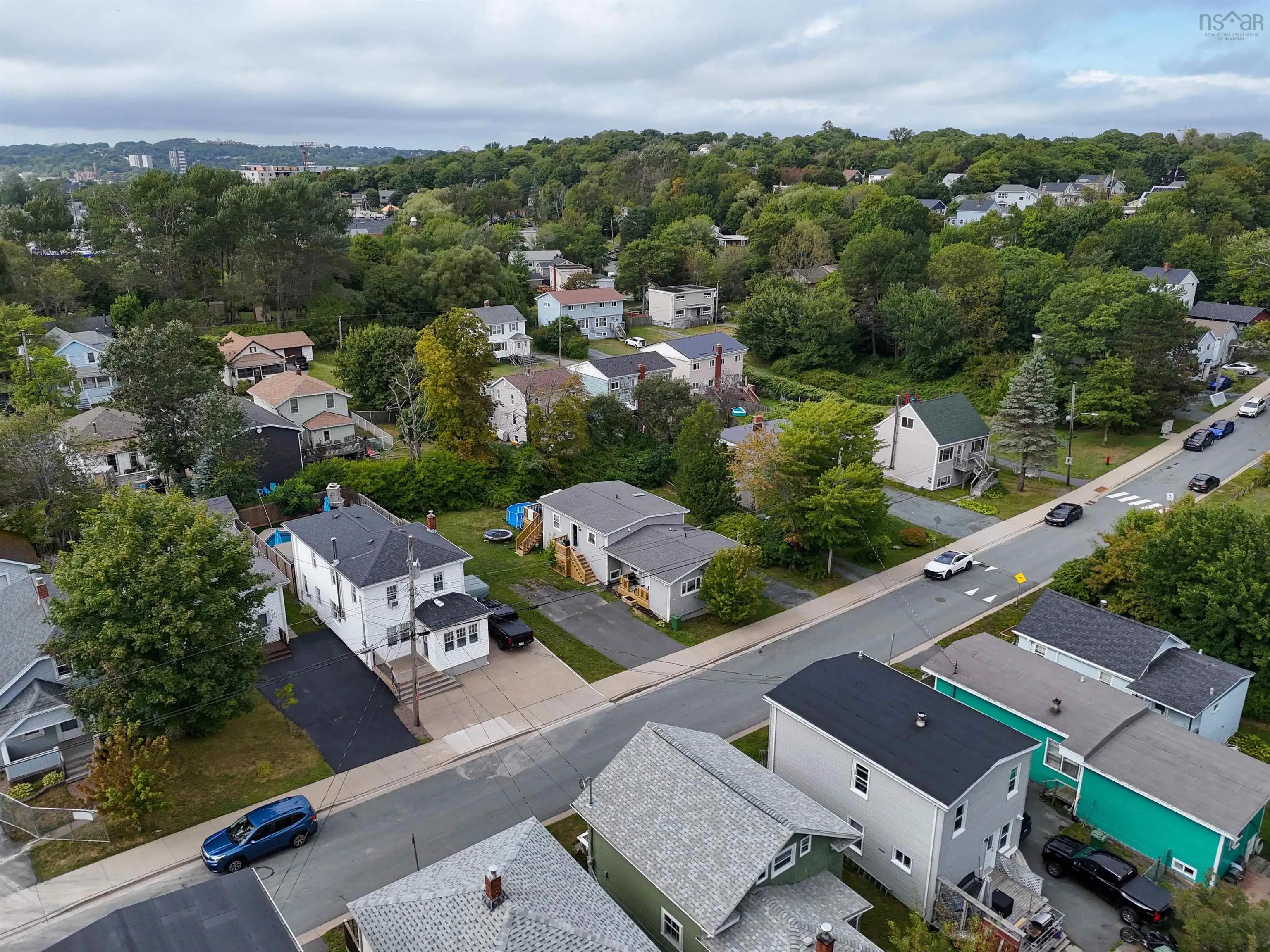 17 Chadwick Street, Dartmouth, NS B2Y 2M2, 5 Bedrooms Bedrooms, ,Residential Income,For Sale,Chadwick,202525104