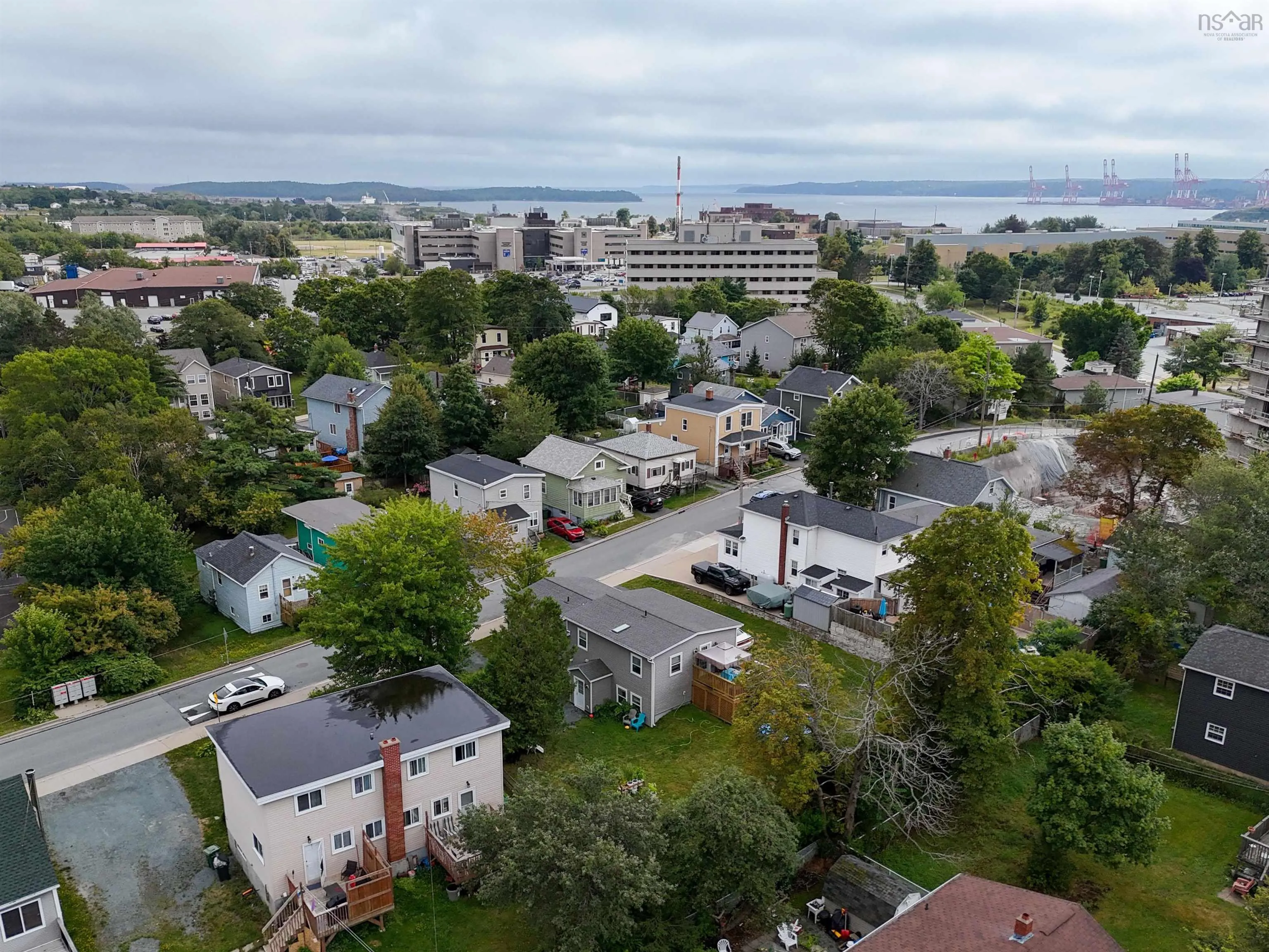 17 Chadwick Street, Dartmouth, NS B2Y 2M2, 5 Bedrooms Bedrooms, ,Residential Income,For Sale,Chadwick,202525104