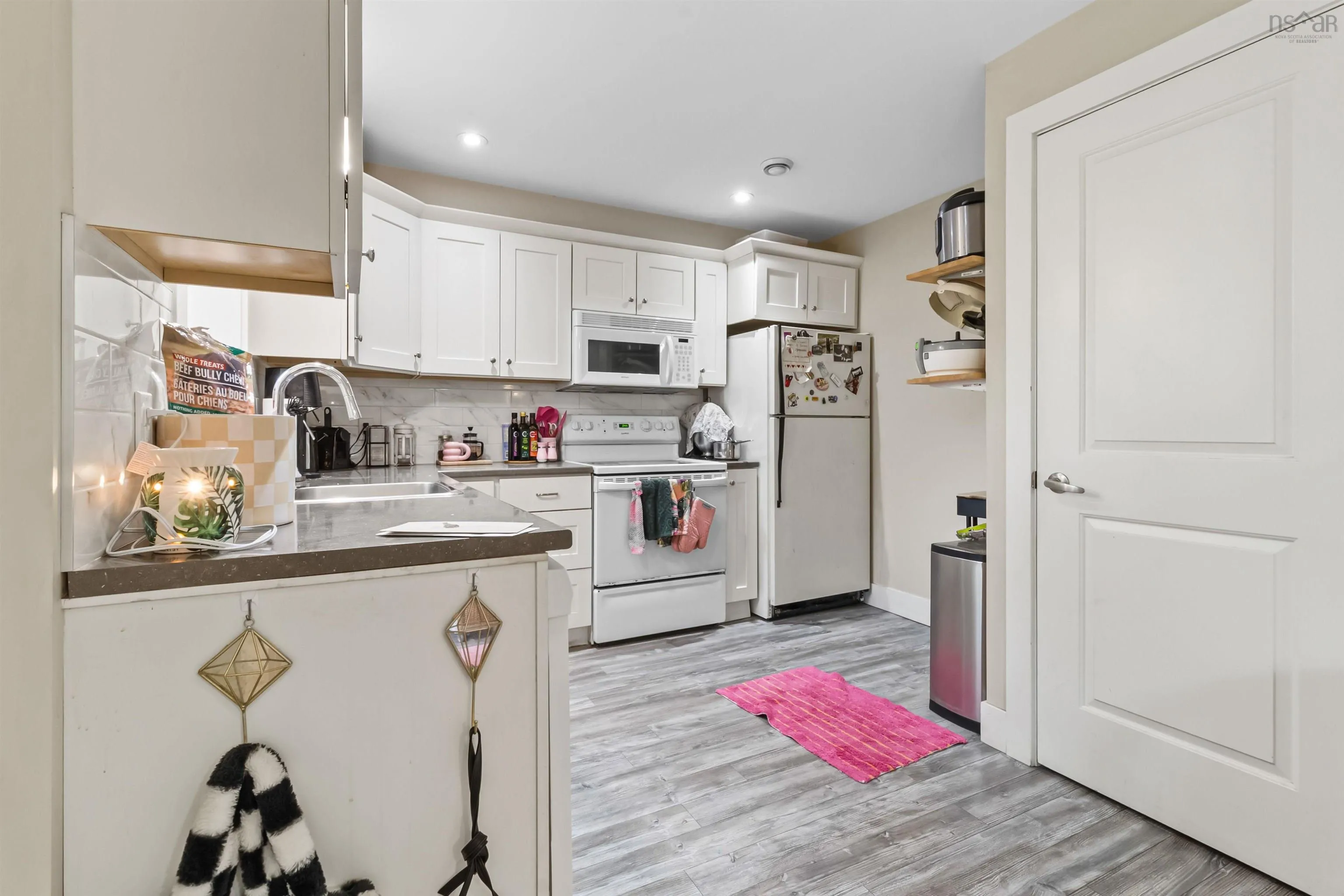 17 Chadwick Street, Dartmouth, NS B2Y 2M2, 5 Bedrooms Bedrooms, ,Residential Income,For Sale,Chadwick,202525104