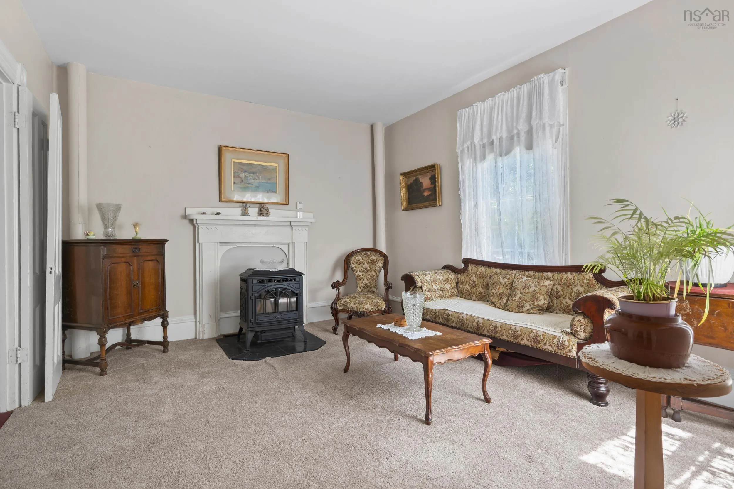 149 Duke Street, Chester, NS B0J 1J0, 4 Bedrooms Bedrooms, ,2 BathroomsBathrooms,Residential,For Sale,Duke,202519143