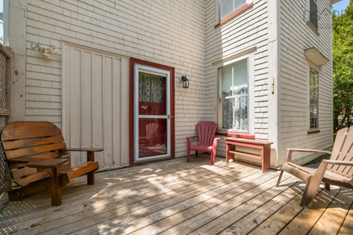 149 Duke Street, Chester, NS B0J 1J0, 4 Bedrooms Bedrooms, ,2 BathroomsBathrooms,Residential,For Sale,Duke,202519143