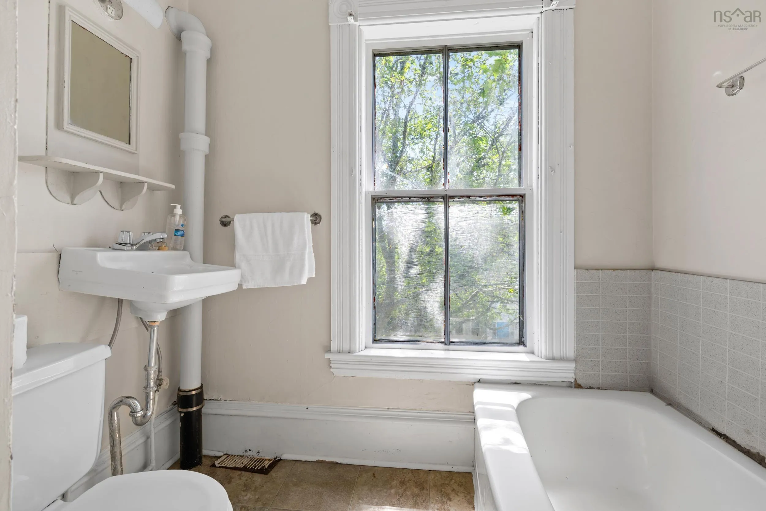 149 Duke Street, Chester, NS B0J 1J0, 4 Bedrooms Bedrooms, ,2 BathroomsBathrooms,Residential,For Sale,Duke,202519143