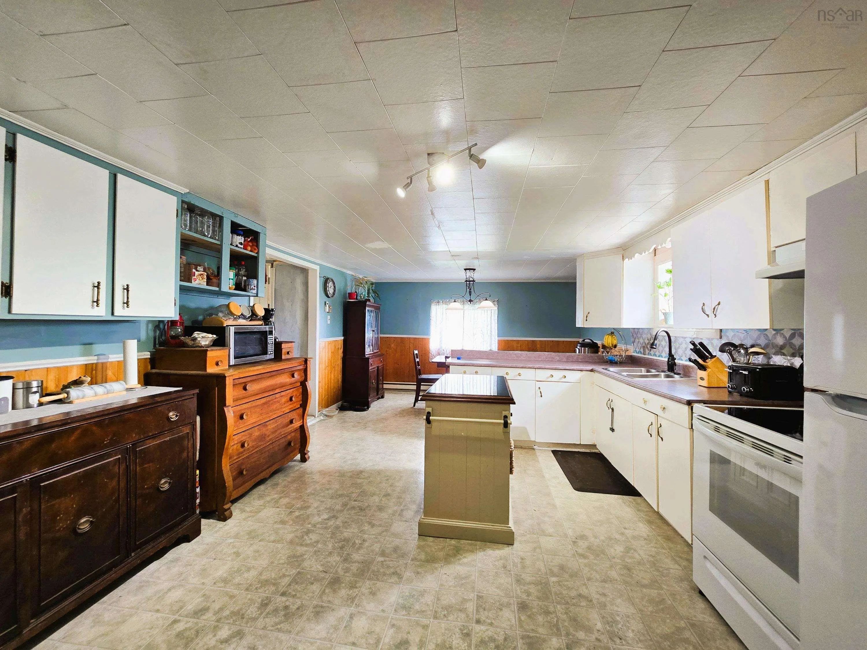 248 Chebogue Point Road, Chebogue Point, NS B5A 5E0, 4 Bedrooms Bedrooms, ,1 BathroomBathrooms,Residential,For Sale,Chebogue Point,202517982