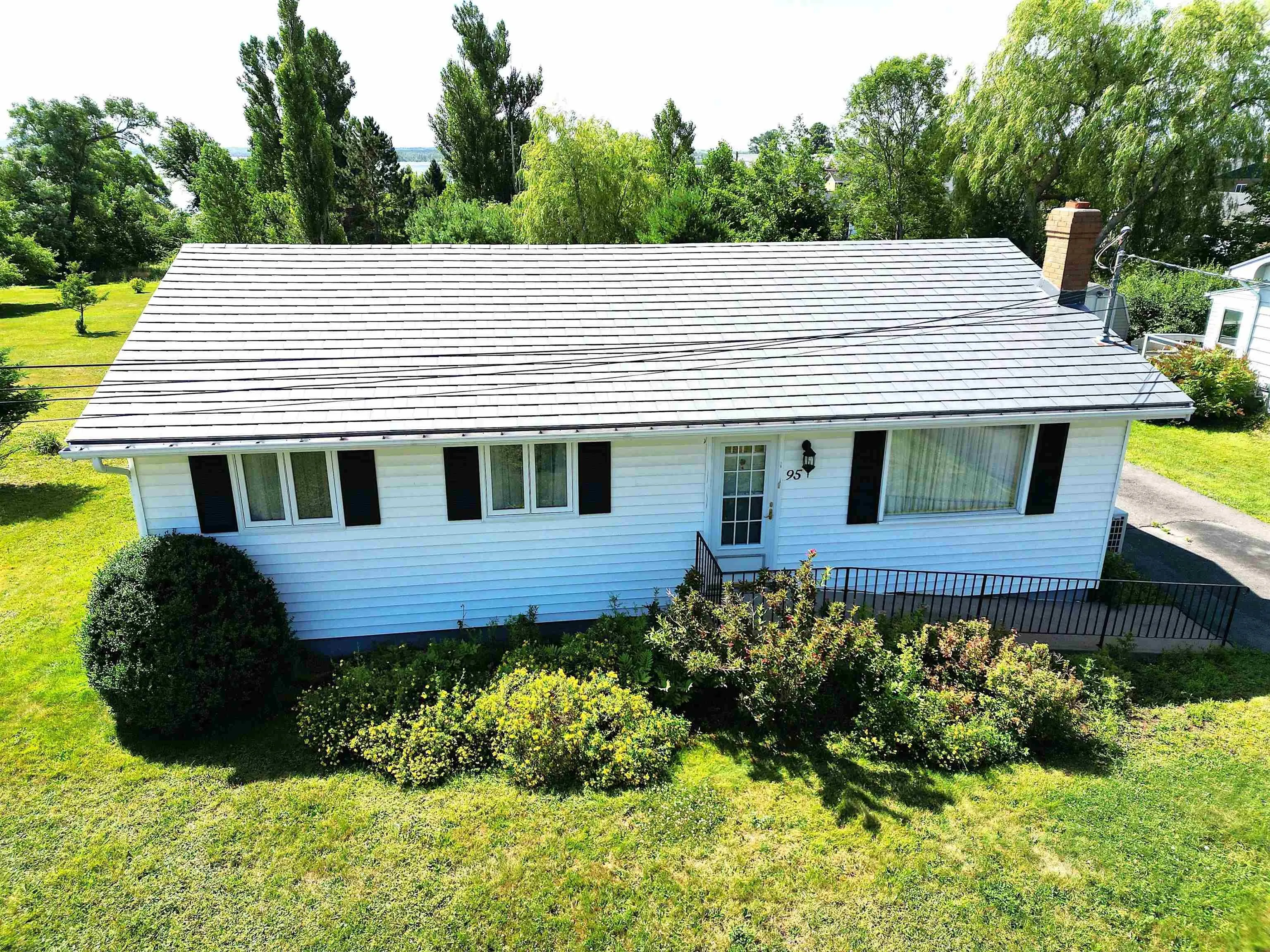 95 Haliburton Rd, Pictou, NS B0K 1H0, 3 Bedrooms Bedrooms, ,1 BathroomBathrooms,Residential,For Sale,Haliburton Rd,202518534