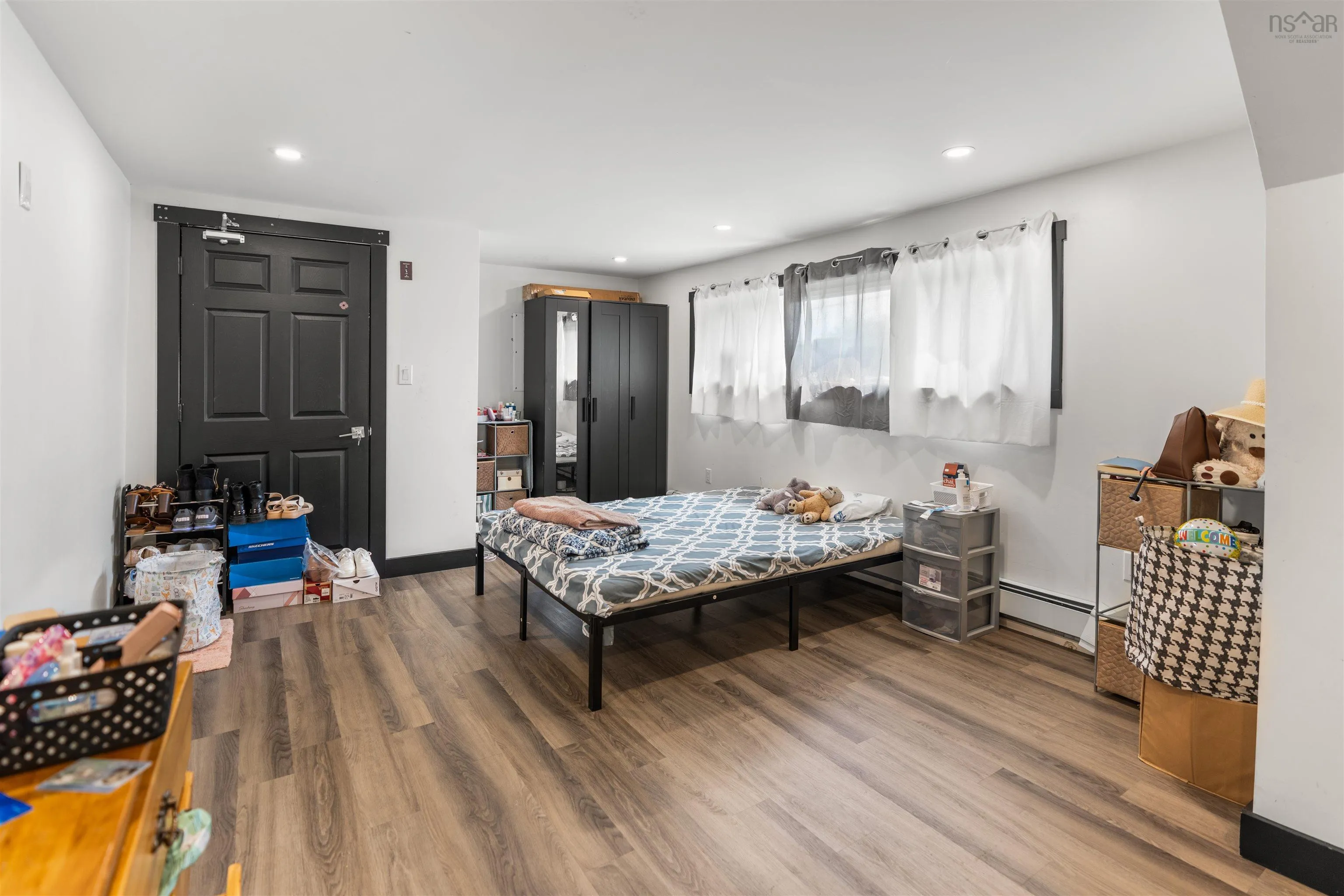 24 Sirius Crescent, Cole Harbour, NS B4E 3A6, 4 Bedrooms Bedrooms, ,3 BathroomsBathrooms,Residential,For Sale,Sirius,202520609