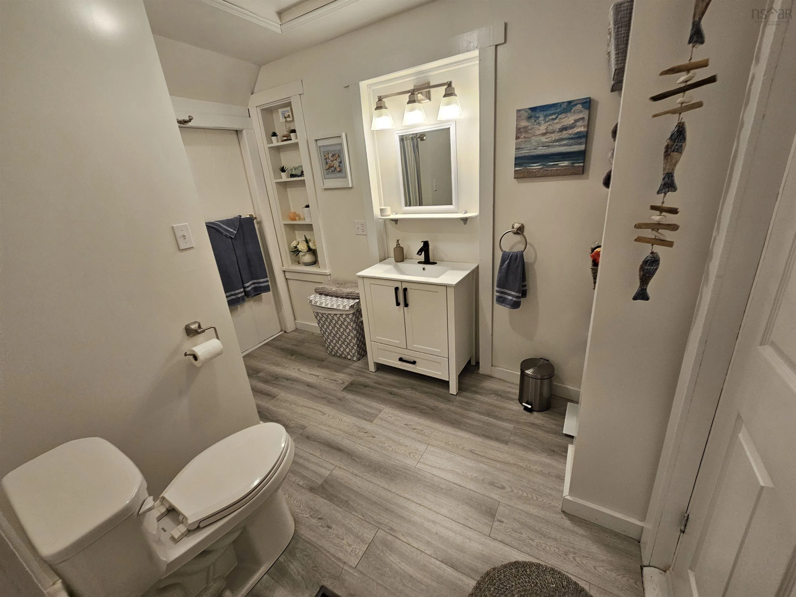 52 Ellis Street, Oxford, NS B0M 1P0, 5 Bedrooms Bedrooms, ,3 BathroomsBathrooms,Residential,For Sale,Ellis,202524892
