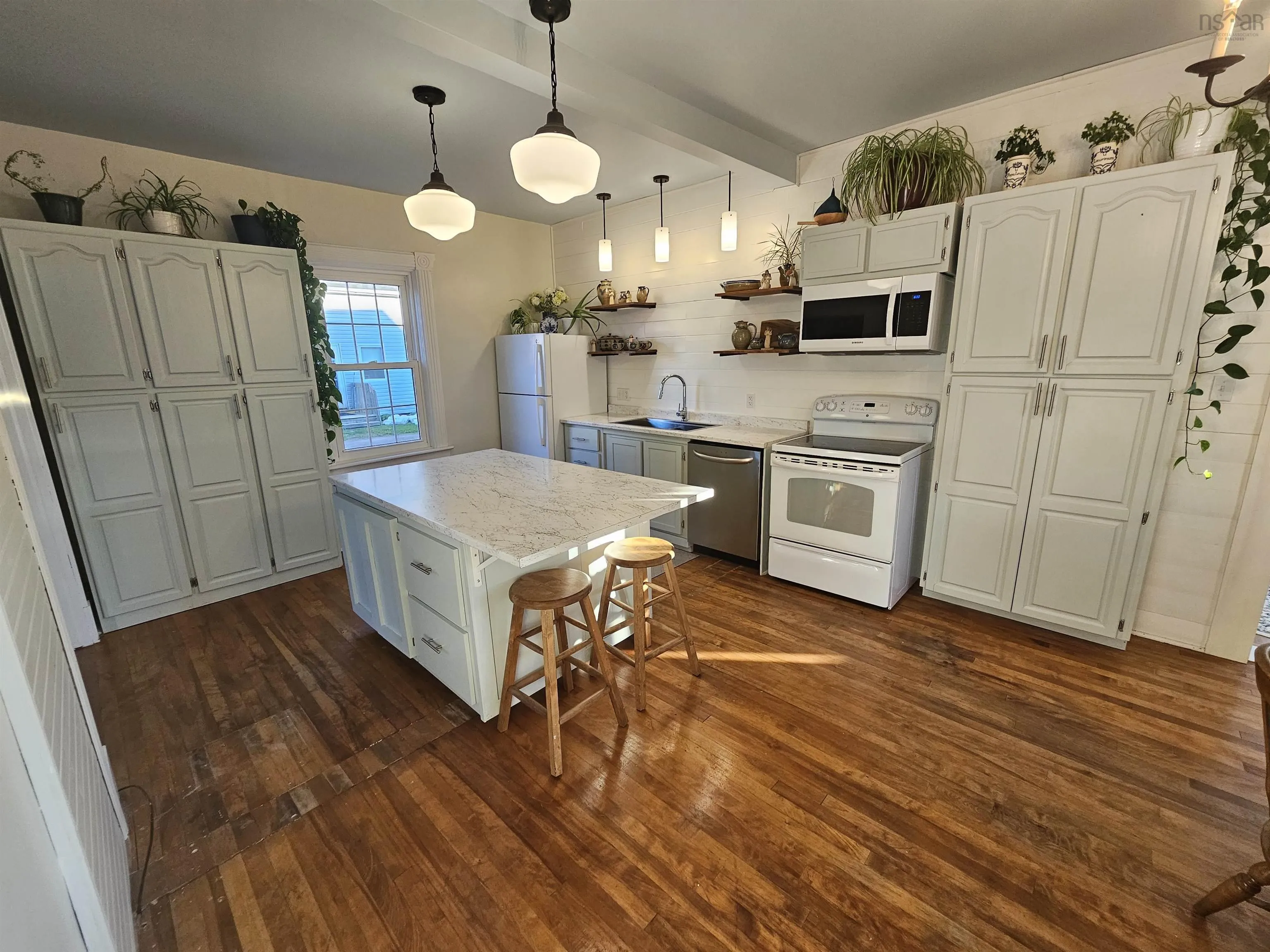 52 Ellis Street, Oxford, NS B0M 1P0, 5 Bedrooms Bedrooms, ,3 BathroomsBathrooms,Residential,For Sale,Ellis,202524892