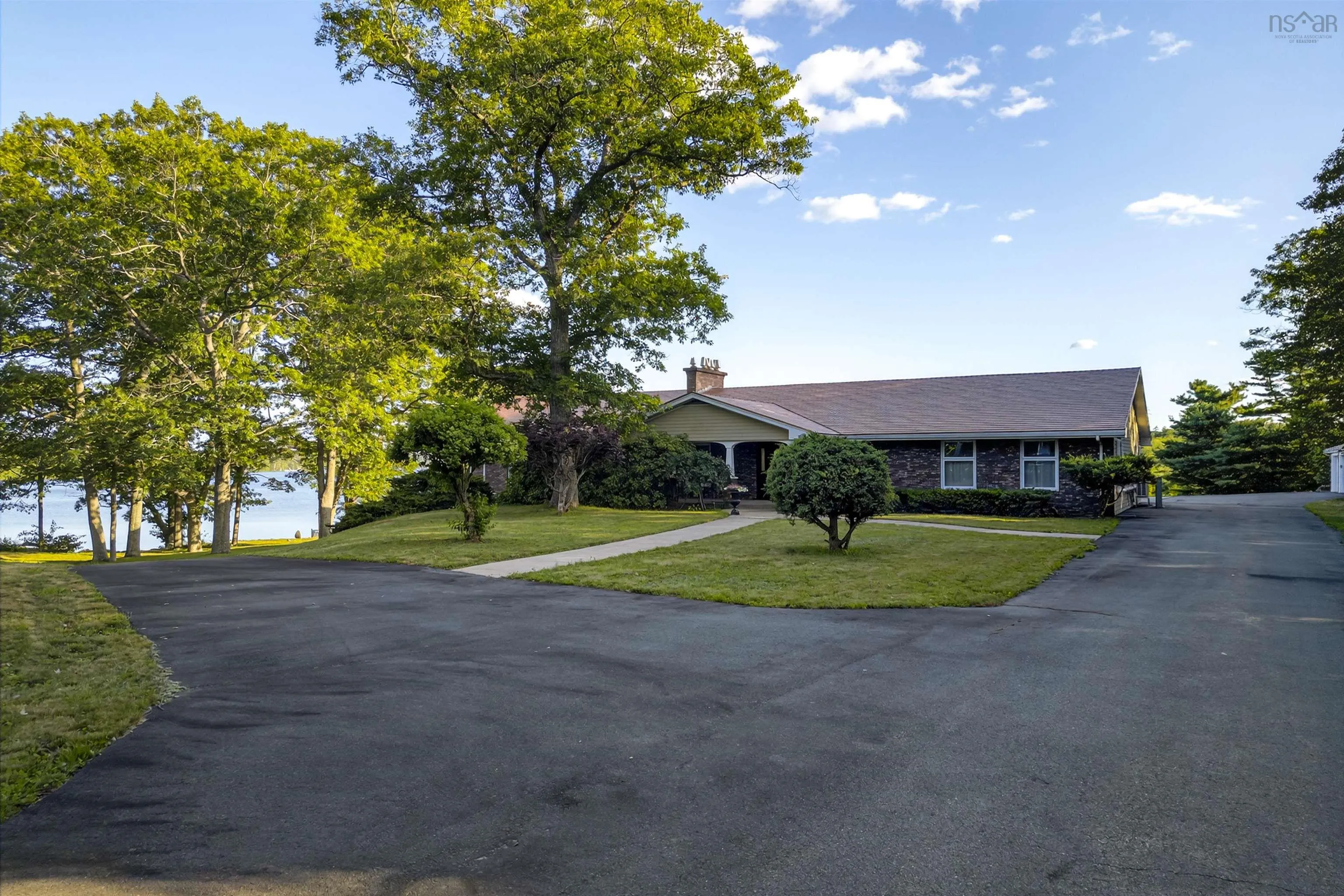 1007 Waverley Road, Dartmouth, NS B2R 1W7, 3 Bedrooms Bedrooms, ,3 BathroomsBathrooms,Residential,For Sale,Waverley,202519064