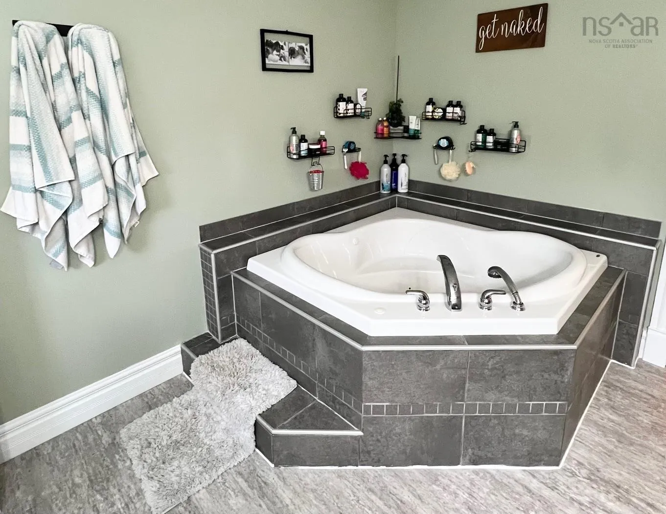 6 Roslindale Drive, Truro Heights, NS B6L 1T2, 4 Bedrooms Bedrooms, ,2 BathroomsBathrooms,Residential,For Sale,Roslindale,202518807
