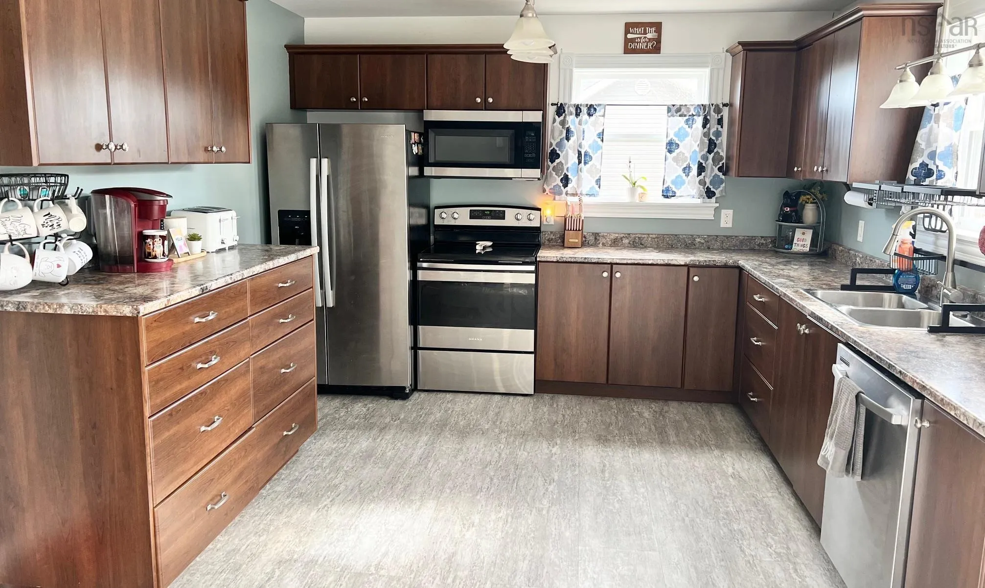 6 Roslindale Drive, Truro Heights, NS B6L 1T2, 4 Bedrooms Bedrooms, ,2 BathroomsBathrooms,Residential,For Sale,Roslindale,202518807