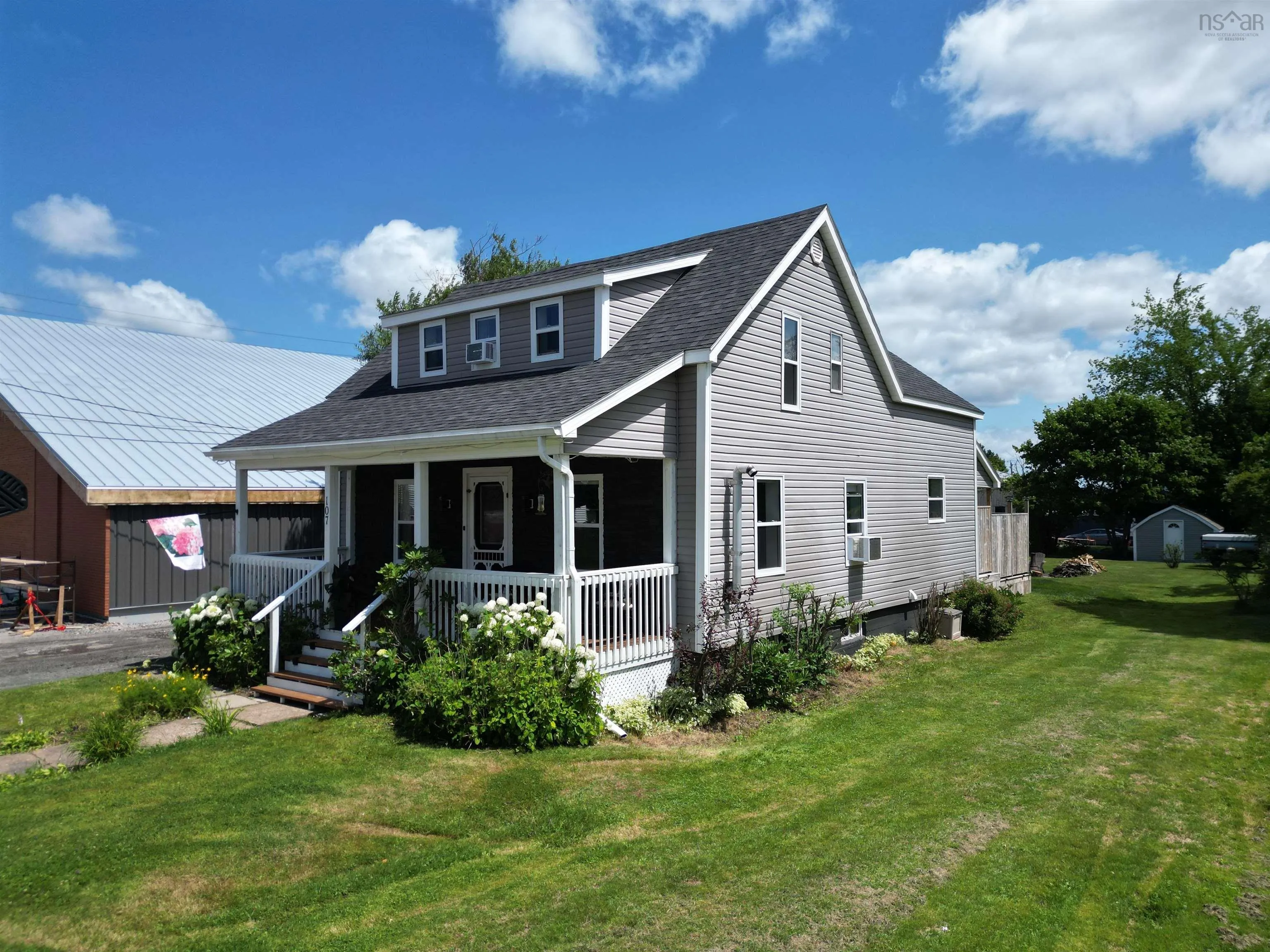 107 Stellar Street, Stellarton, NS B0K 1S0, 4 Bedrooms Bedrooms, ,2 BathroomsBathrooms,Residential,For Sale,Stellar,202518528
