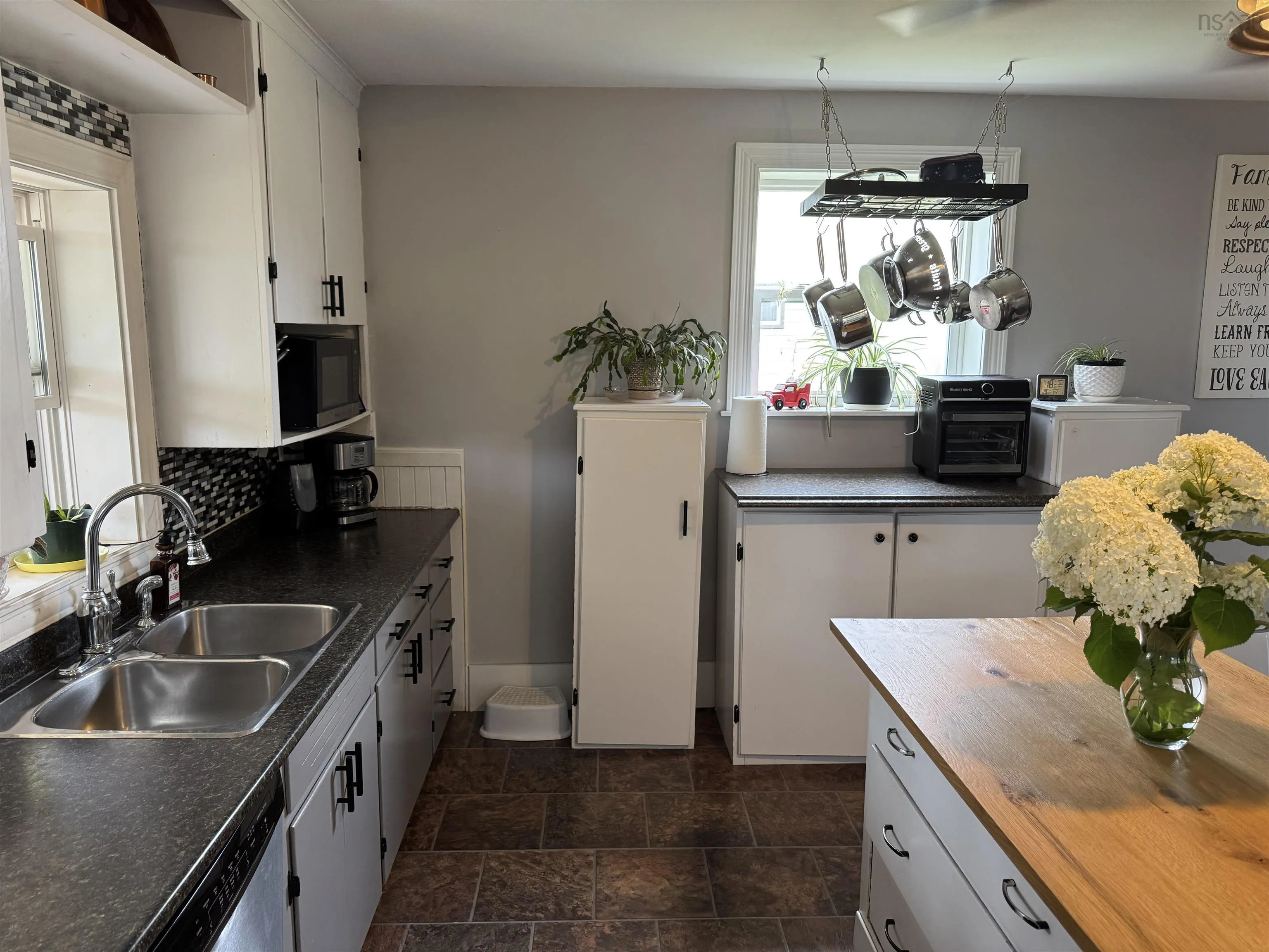 107 Stellar Street, Stellarton, NS B0K 1S0, 4 Bedrooms Bedrooms, ,2 BathroomsBathrooms,Residential,For Sale,Stellar,202518528