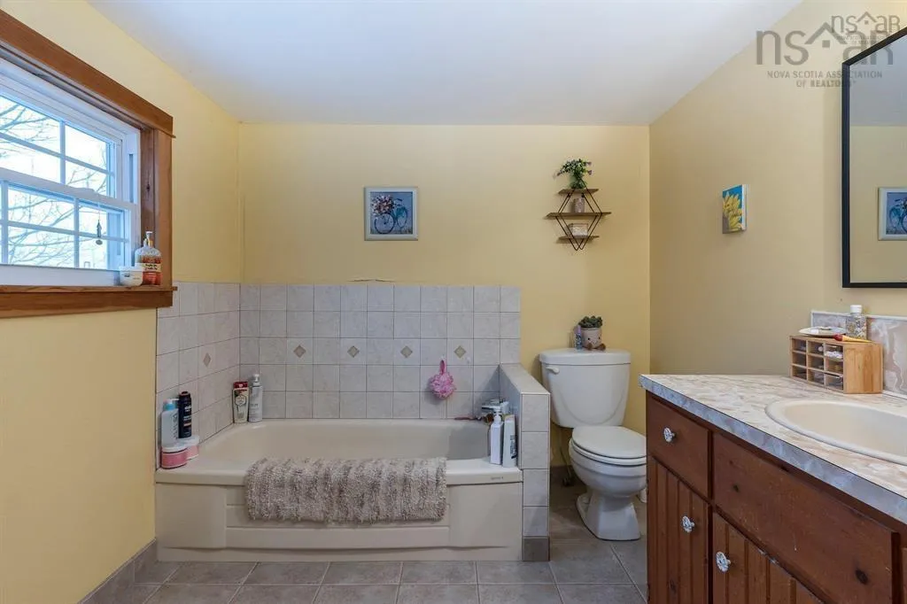 894 Morden Road, Weltons Corner, NS B0P 1C0, 5 Bedrooms Bedrooms, ,3 BathroomsBathrooms,Farm,For Sale,Morden,202524922