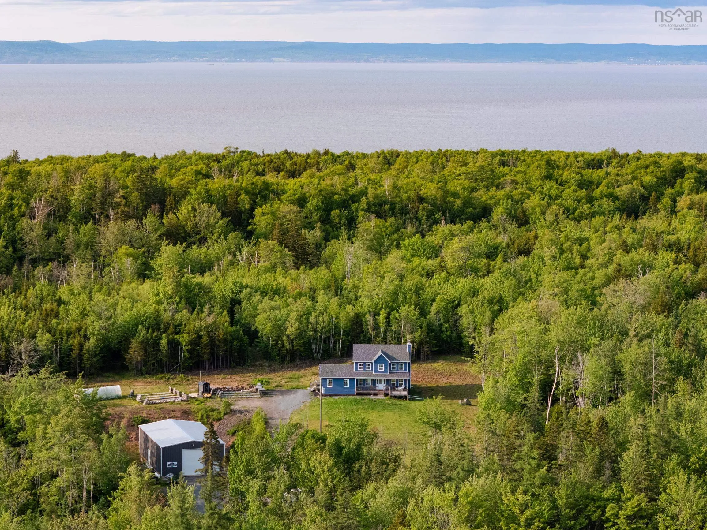 9409 Highway 215, Pembroke, NS B0N 2R0, 5 Bedrooms Bedrooms, ,4 BathroomsBathrooms,Residential,For Sale,Highway 215,202514800
