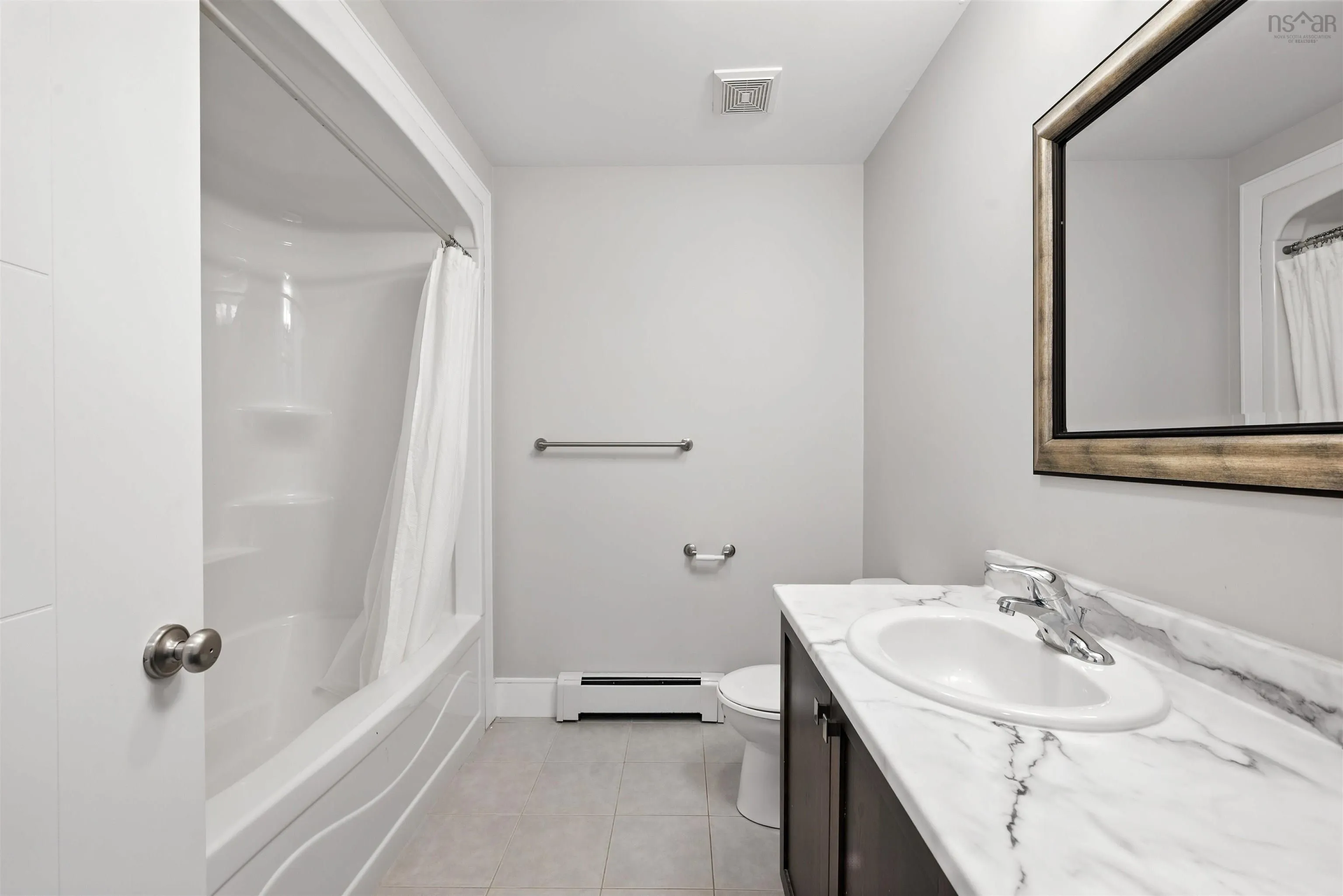94 Larkview Terrace, Bedford West, NS B4B 0H3, 4 Bedrooms Bedrooms, ,4 BathroomsBathrooms,Residential,For Sale,Larkview,202523186