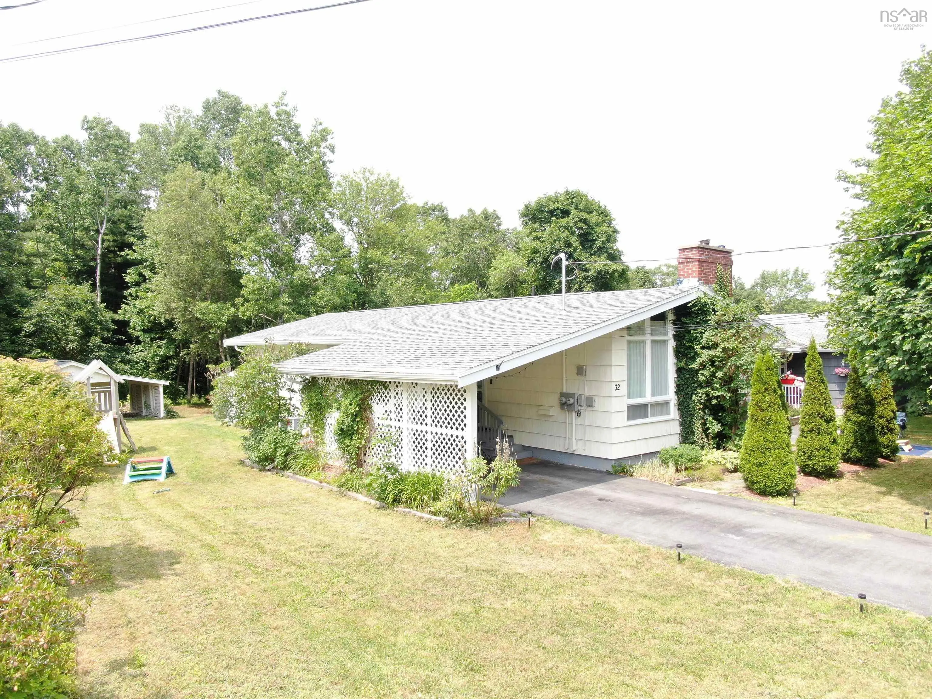 32 Murray Drive, Bridgewater, NS B4V 2M7, 3 Bedrooms Bedrooms, ,2 BathroomsBathrooms,Residential,For Sale,Murray,202517551